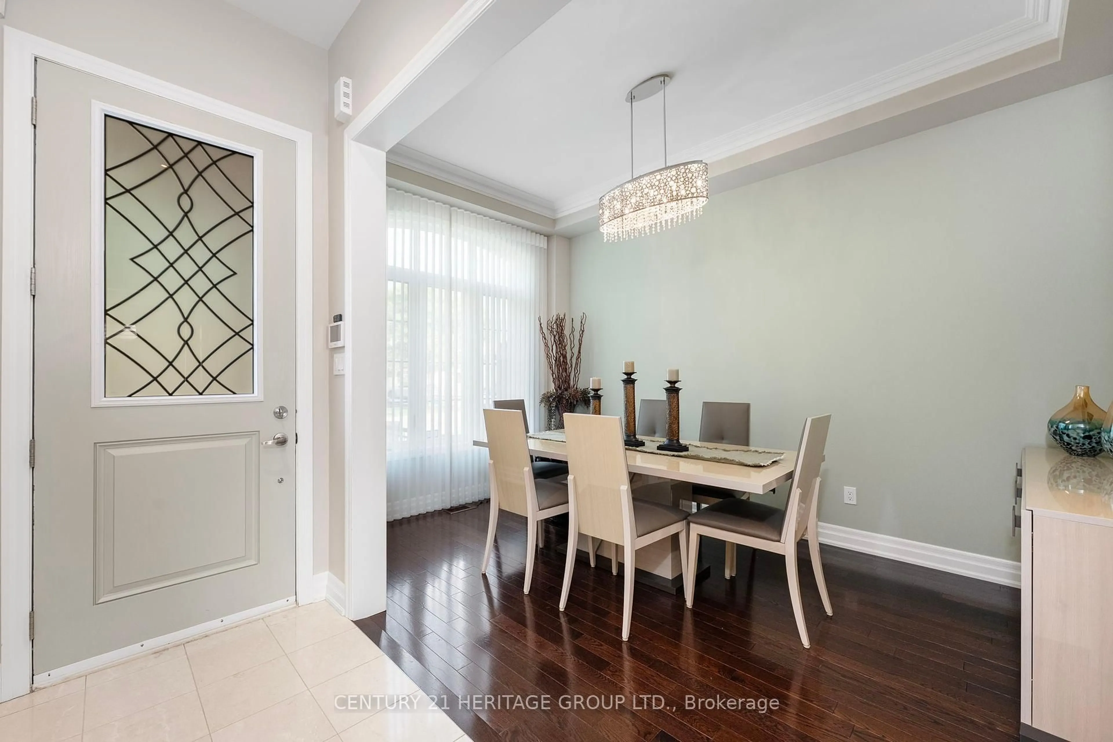 Dining room, wood/laminate floor for 45 Robert Berry Cres, King Ontario L7B 1L6