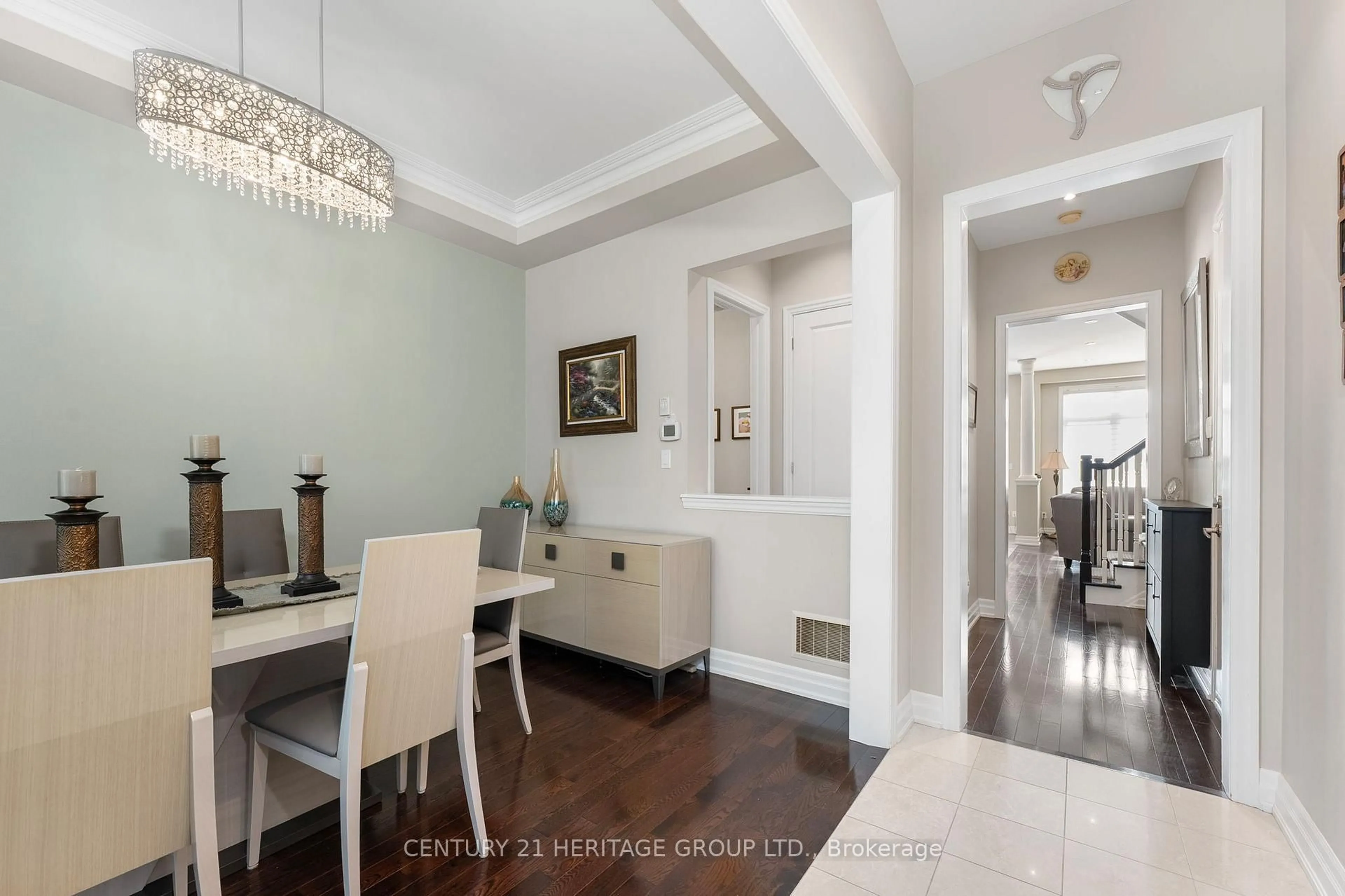 Dining room, ceramic/tile floor for 45 Robert Berry Cres, King Ontario L7B 1L6