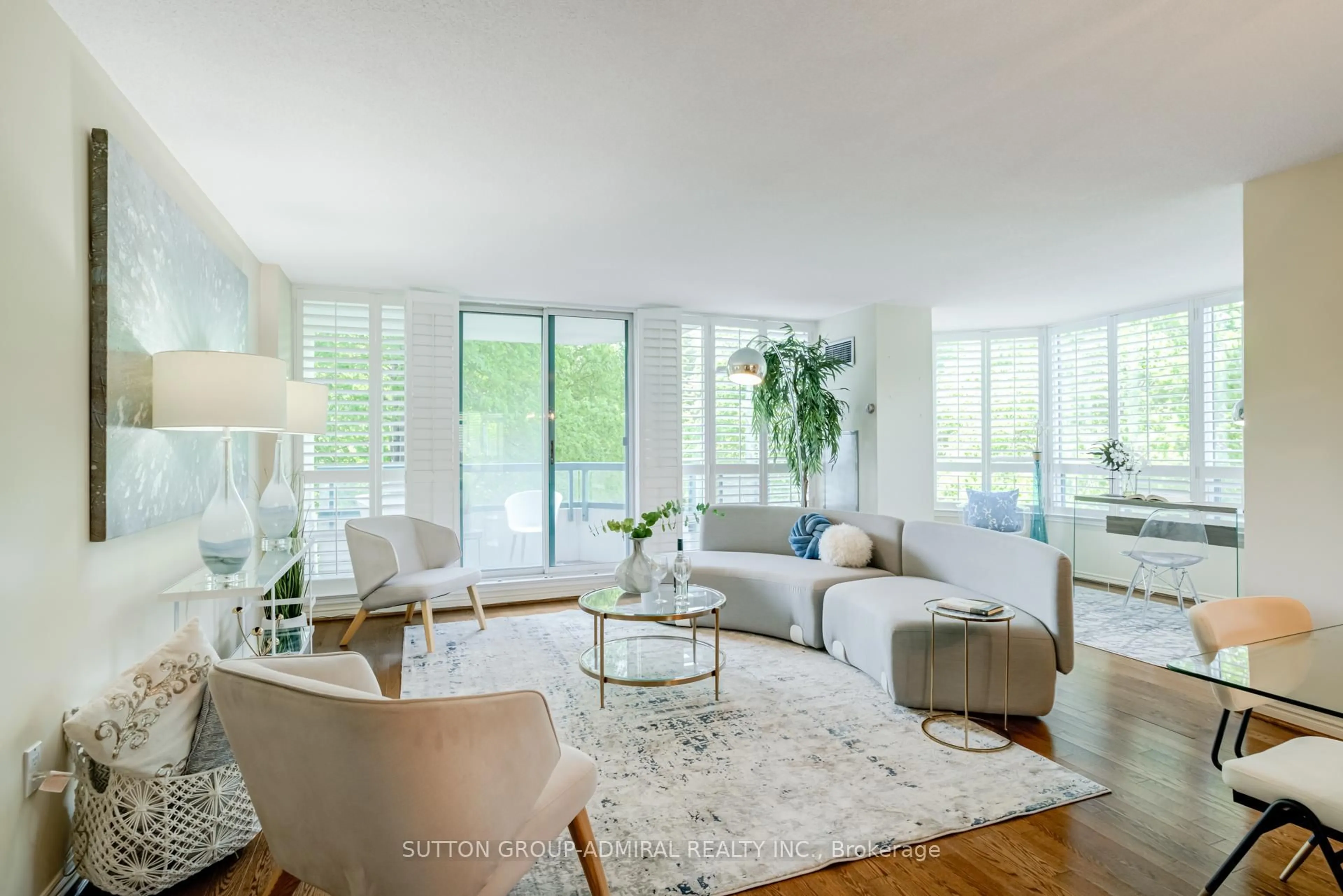 Living room with furniture, unknown for 7250 Yonge St #311, Vaughan Ontario L4J 7X1