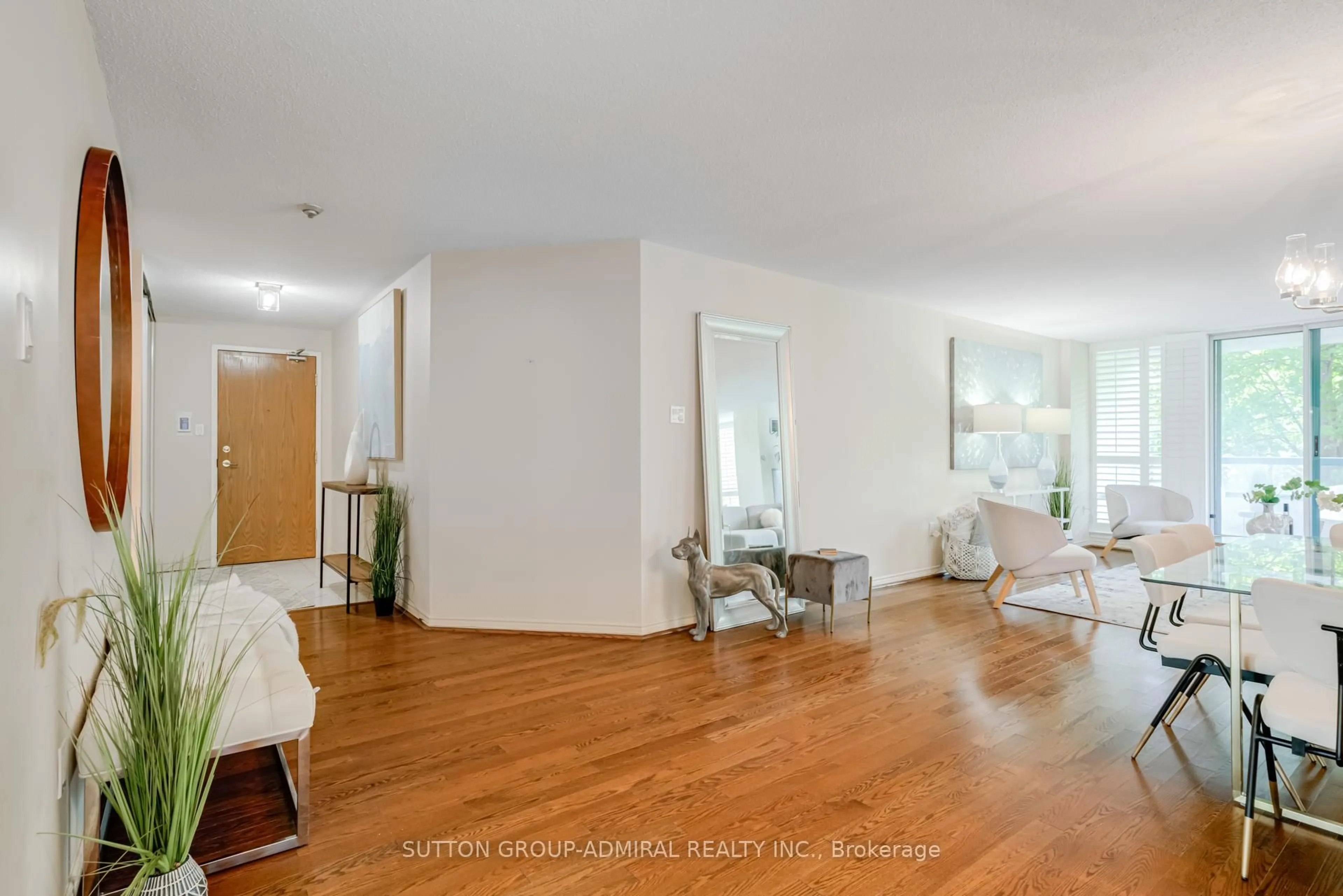 Unknown for 7250 Yonge St #311, Vaughan Ontario L4J 7X1