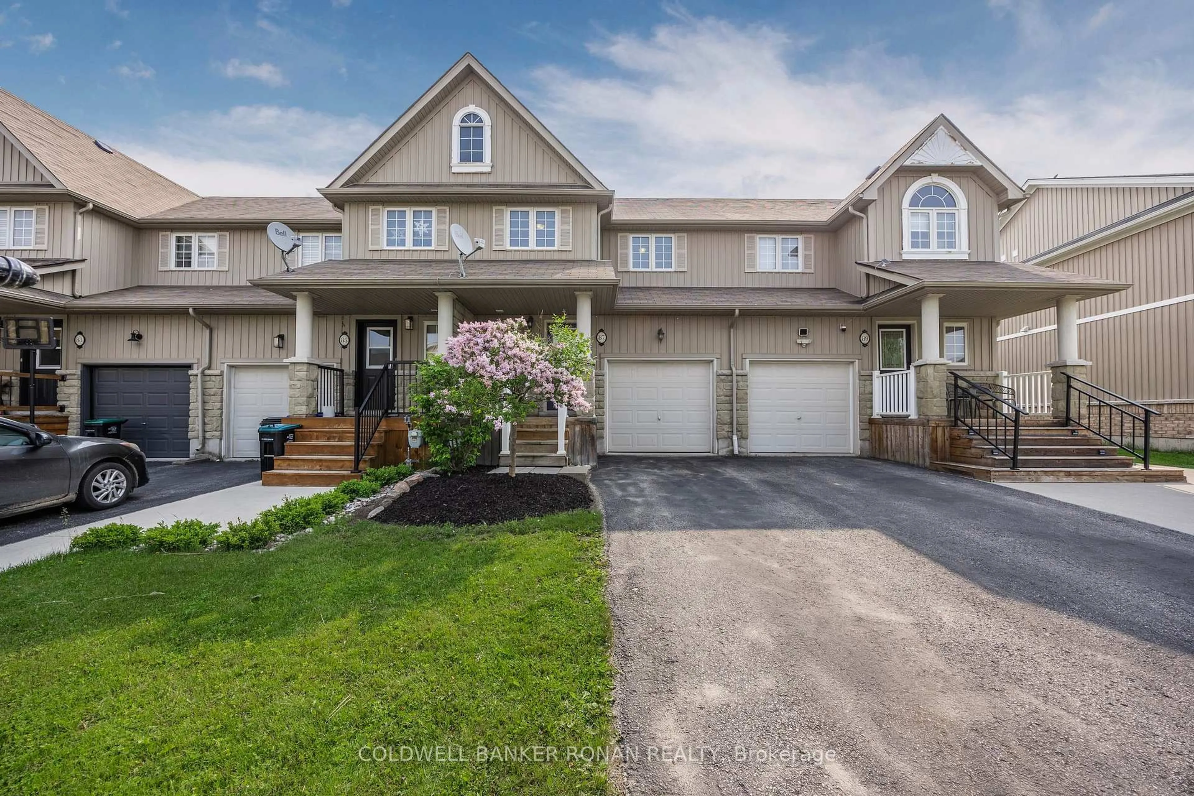 A pic from outside/outdoor area/front of a property/back of a property/a pic from drone, street for 87 Warman St, New Tecumseth Ontario L9R 0B8