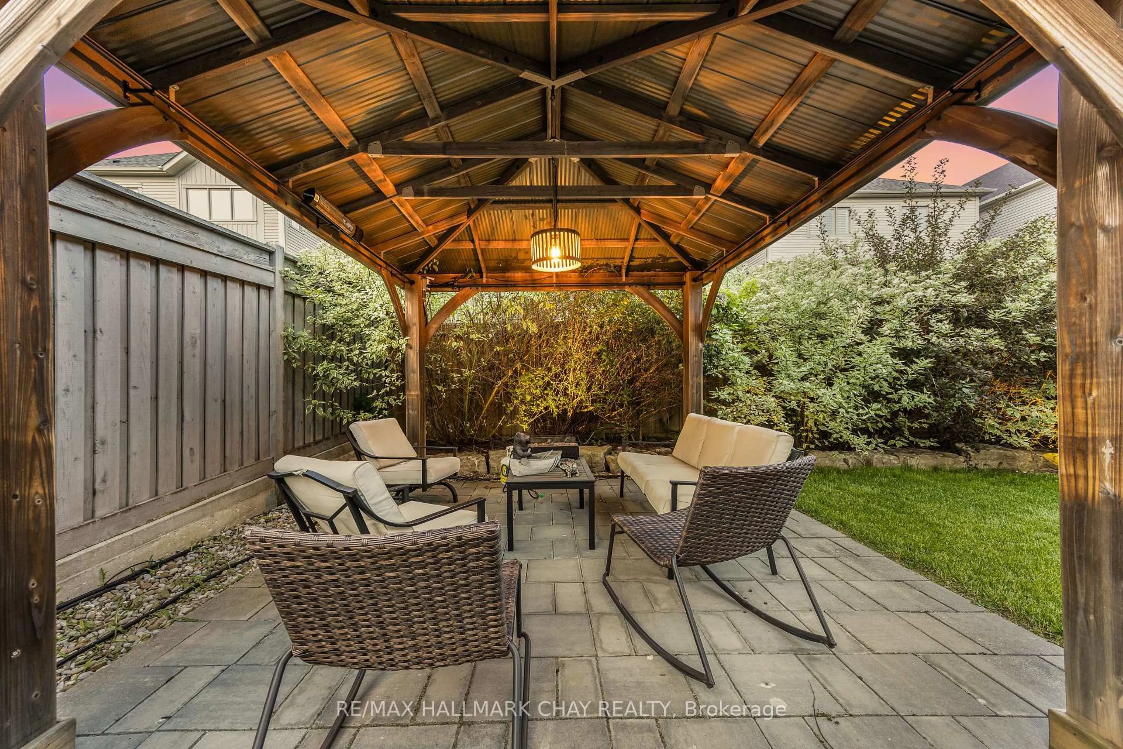 Patio, street for 47 Kennedy Blvd, New Tecumseth Ontario L9R 0L7