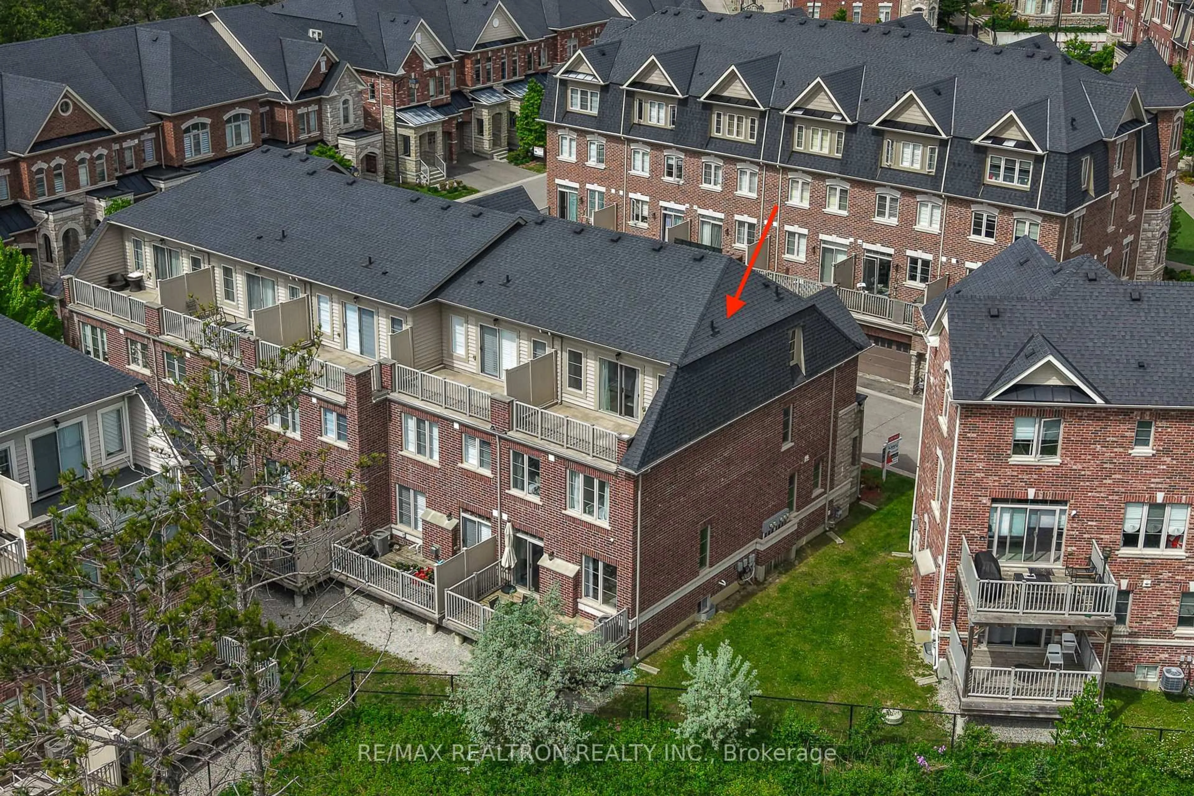 A pic from outside/outdoor area/front of a property/back of a property/a pic from drone, city buildings view from balcony for 1331 Major Mackenzie Dr #136, Vaughan Ontario L6A 4W4