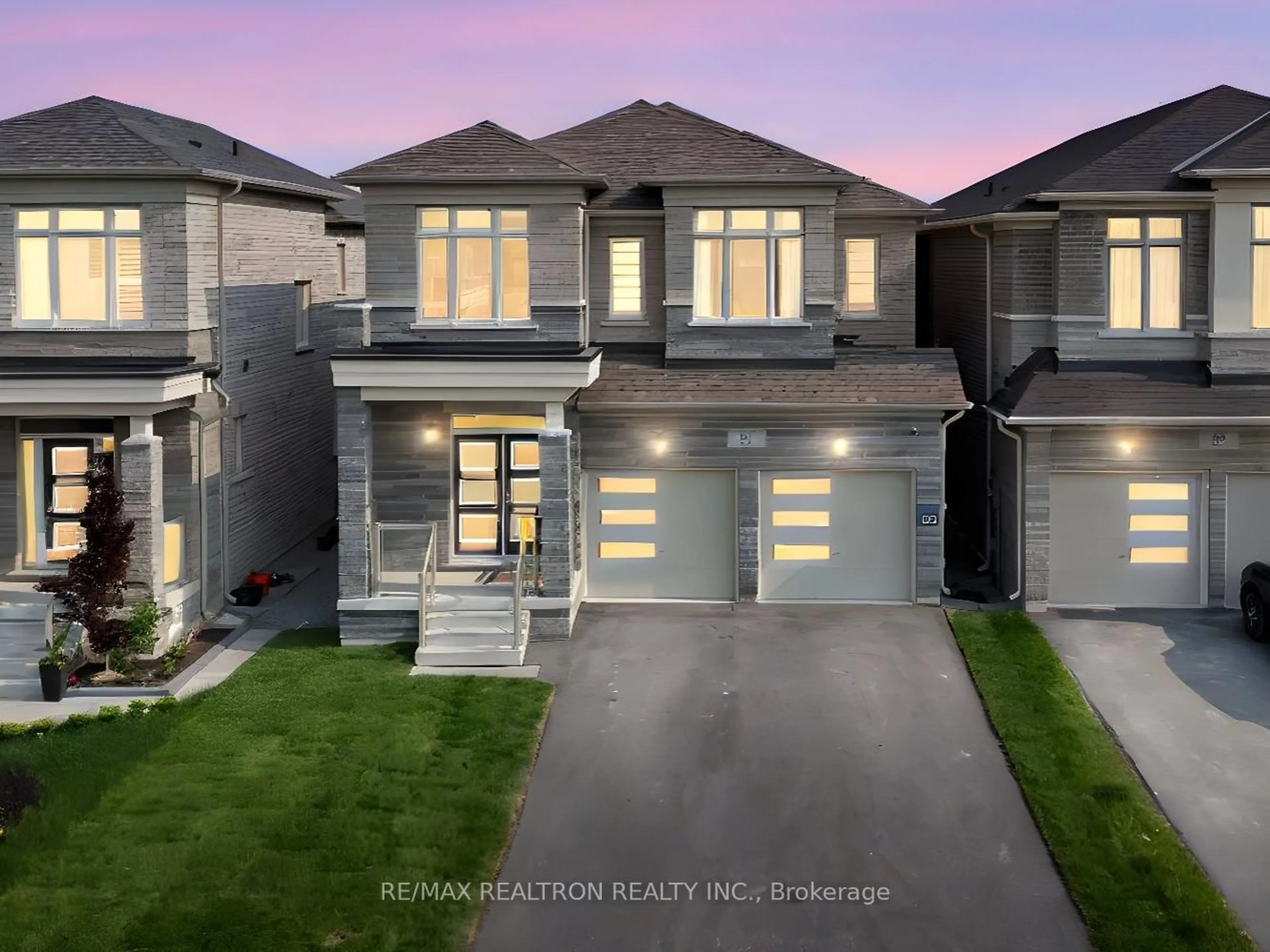 Unknown for 87 Steam Whistle Dr, Whitchurch-Stouffville Ontario L4A 4X5