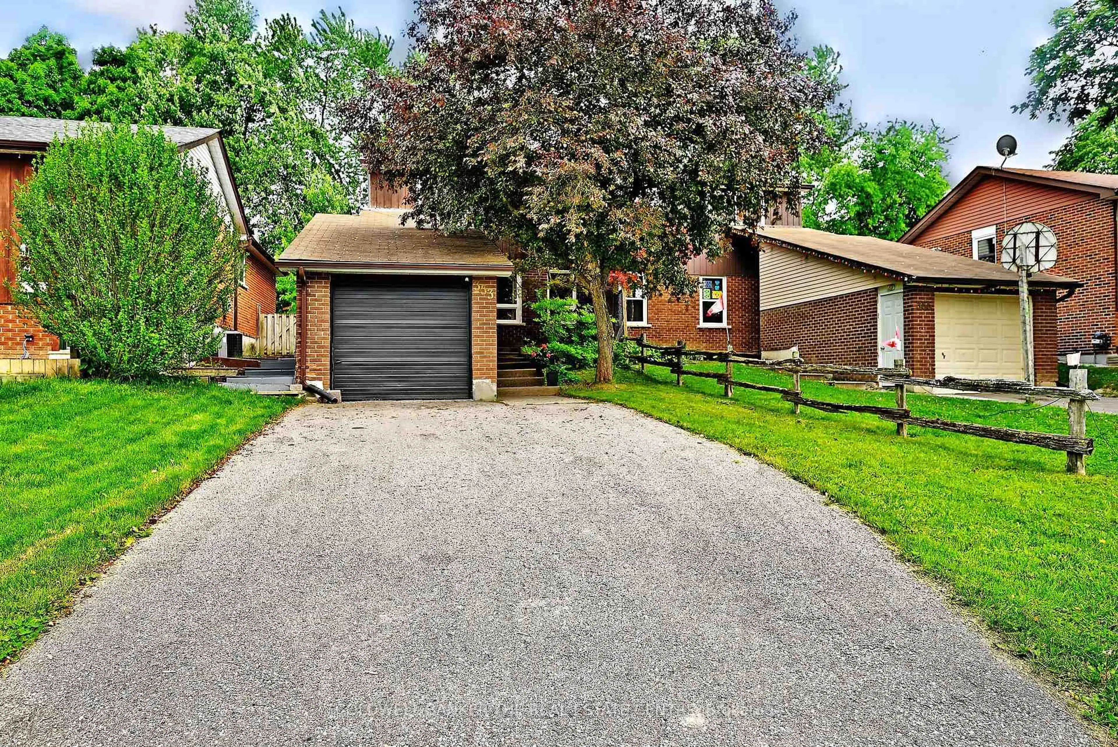 Home with brick exterior material, street for 353 Maplegrove Ave, Bradford West Gwillimbury Ontario L3Z 1V8