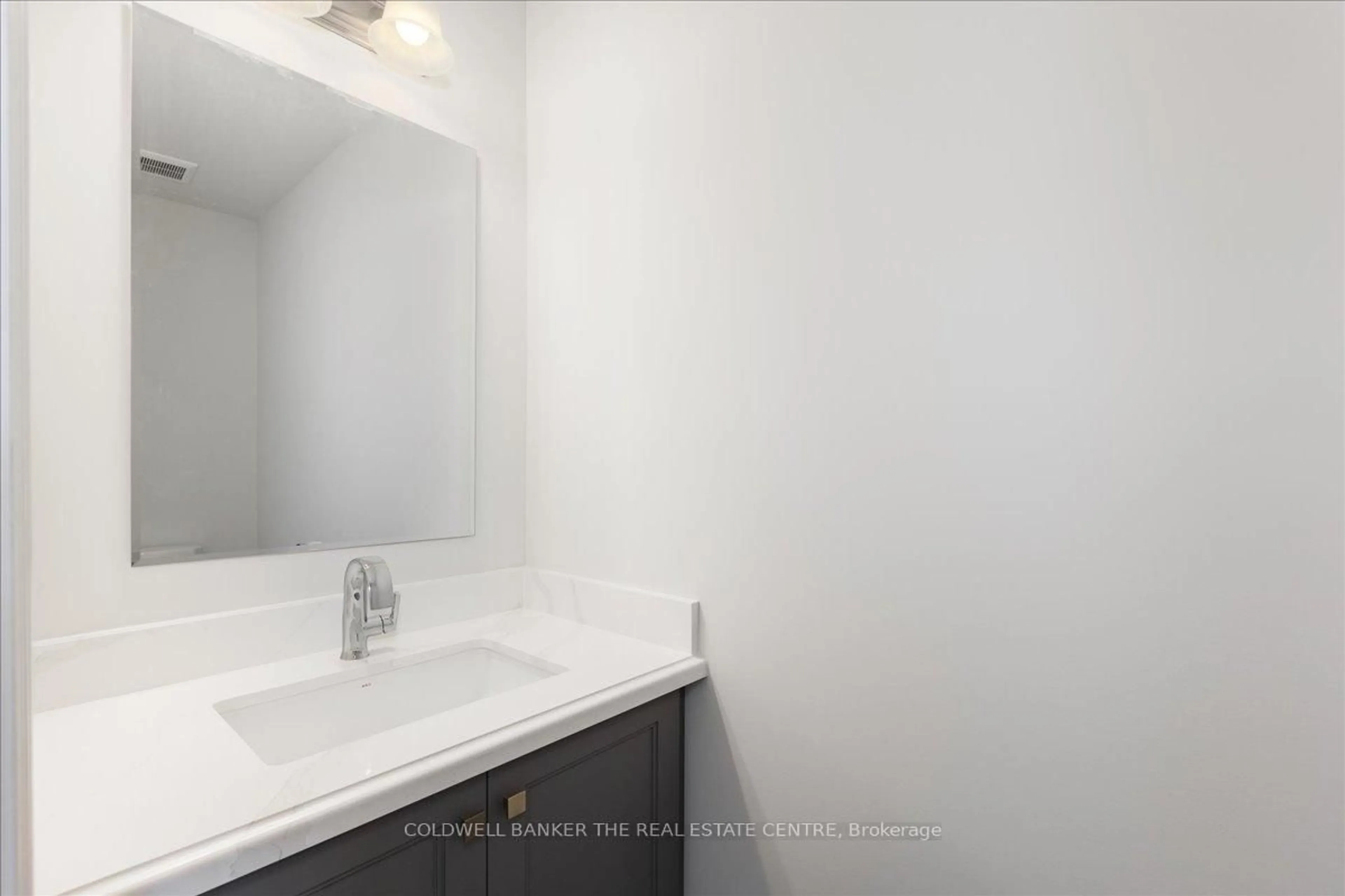 Standard bathroom, unknown for 95 Scotia Rd, Georgina Ontario L0E 1R0