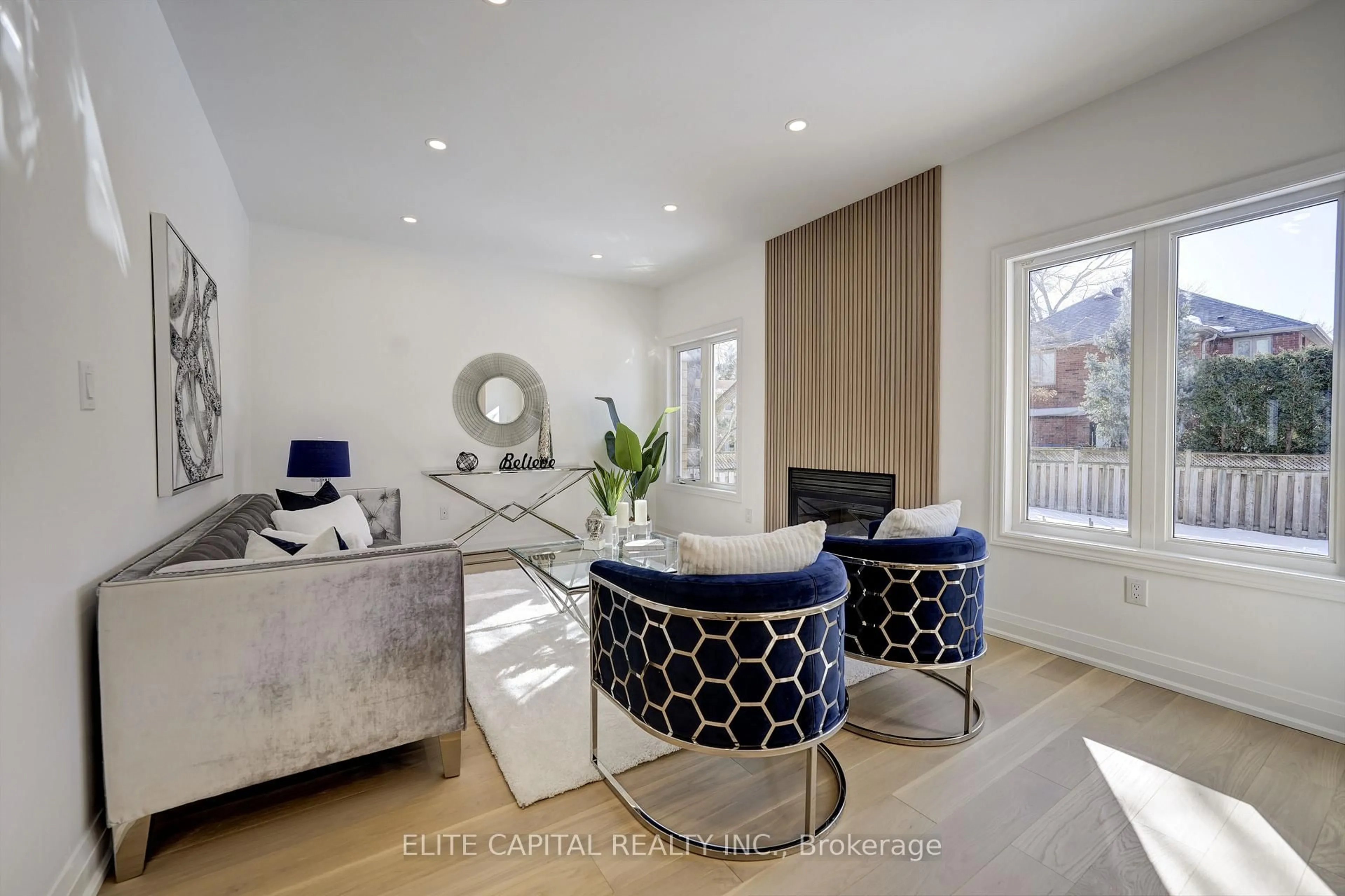 Living room with furniture, unknown for 123 Stave Cres, Richmond Hill Ontario L4C 0S9