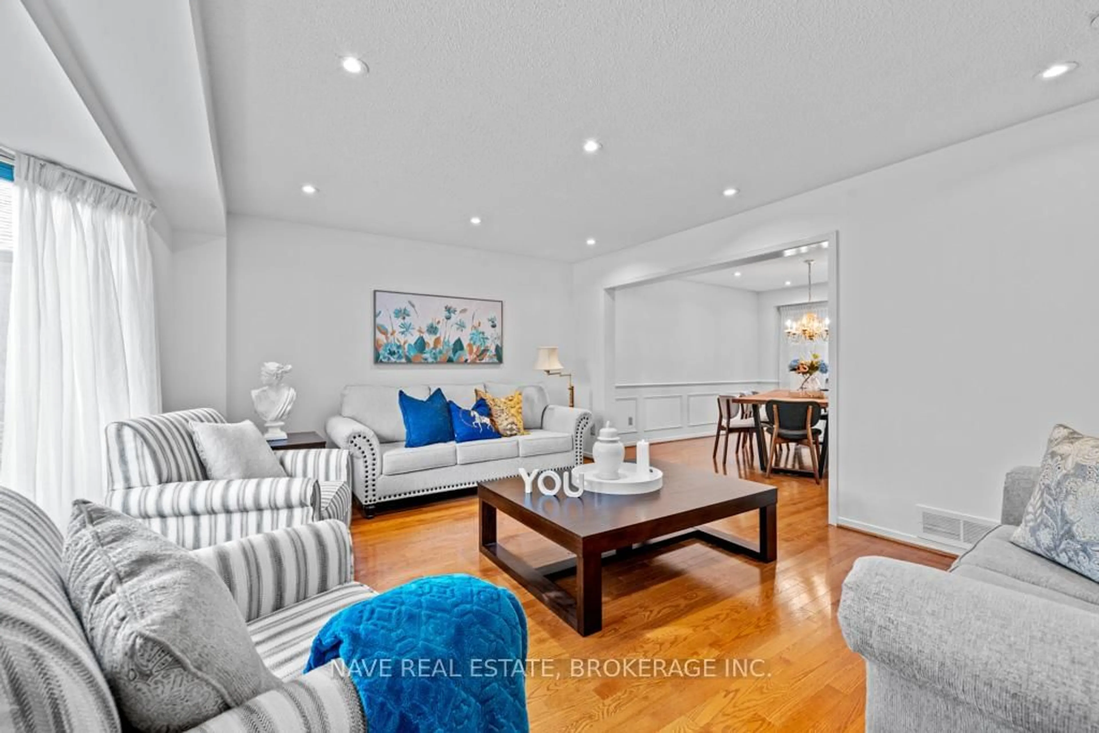 Living room with furniture, unknown for 59 Sanderson Cres, Richmond Hill Ontario L4C 5L5