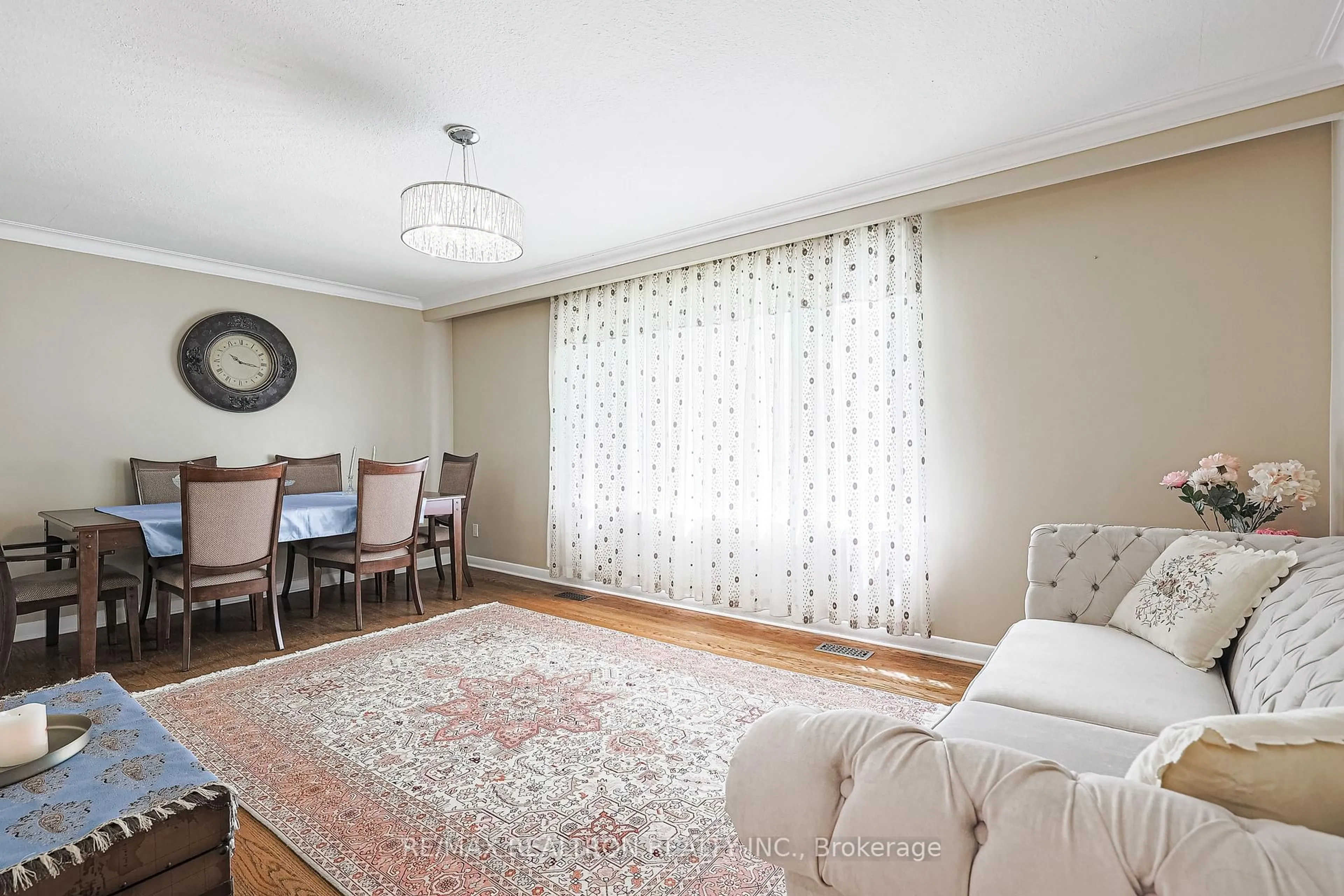 Living room with furniture, unknown for 46 Meadowview Ave, Markham Ontario L3T 1K7
