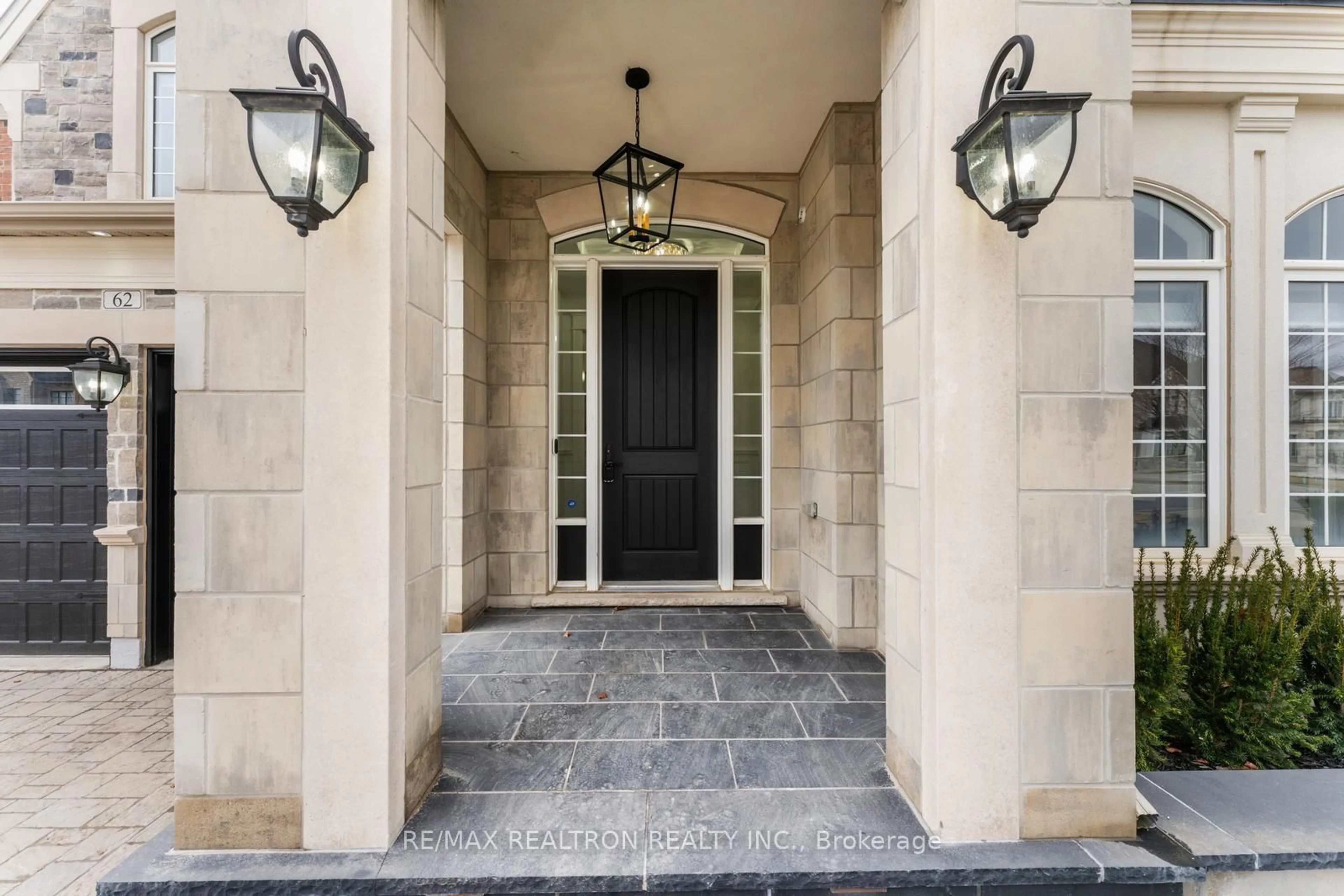 Indoor entryway for 62 Endless Circ, Vaughan Ontario L4H 4N6