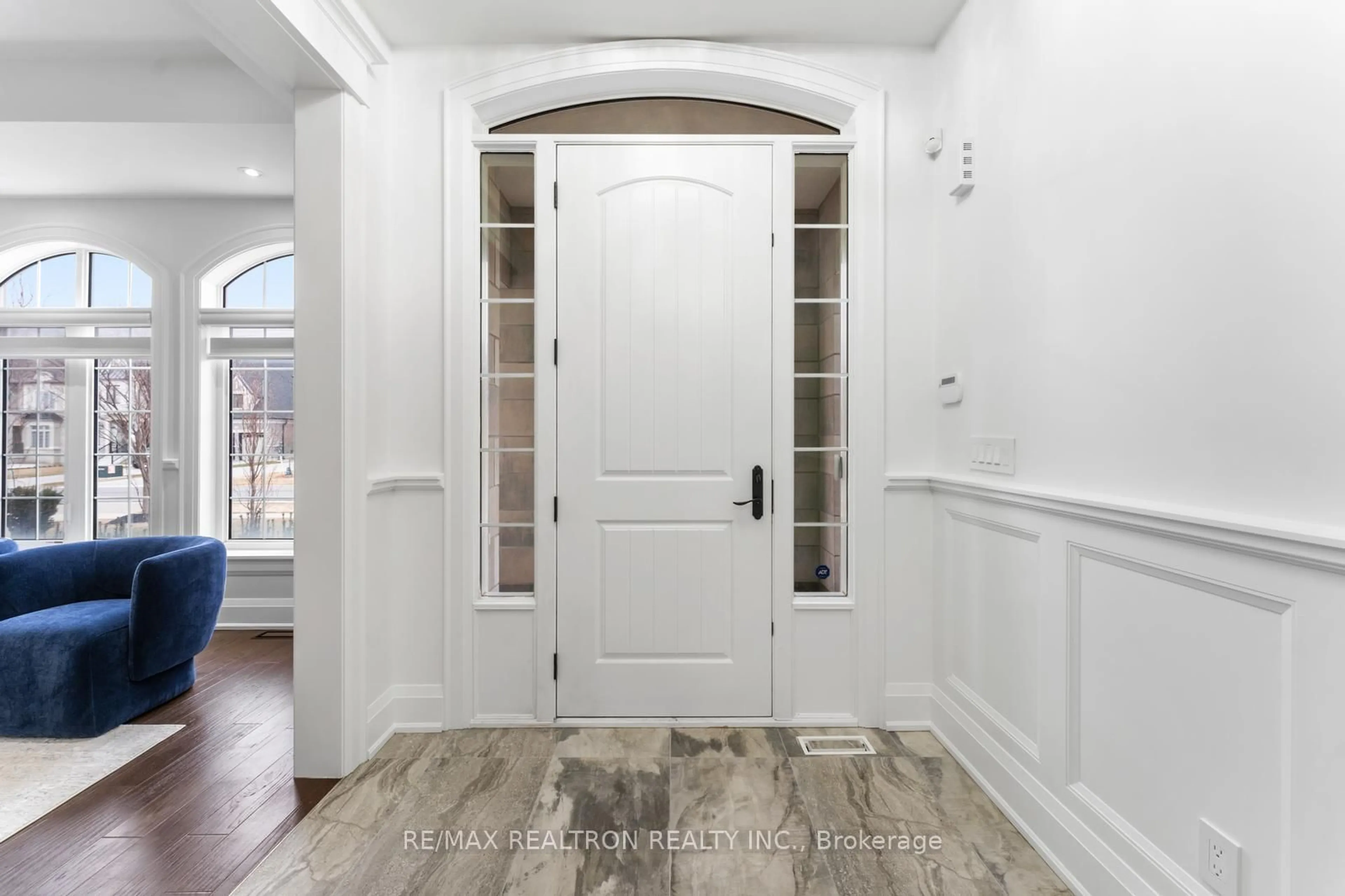 Indoor entryway for 62 Endless Circ, Vaughan Ontario L4H 4N6