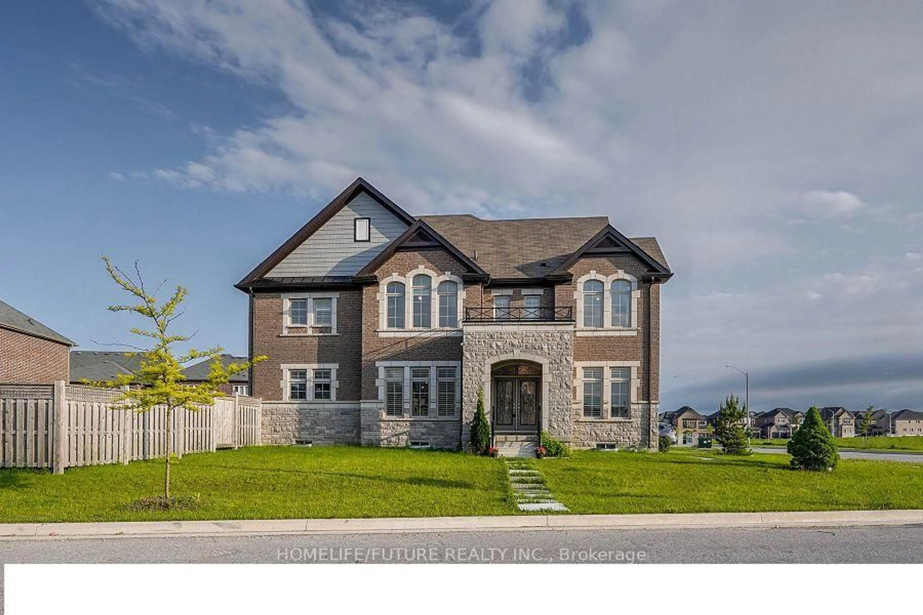 Home with brick exterior material, mountain view for 1589 Angus St, Innisfil Ontario L9S 0J9