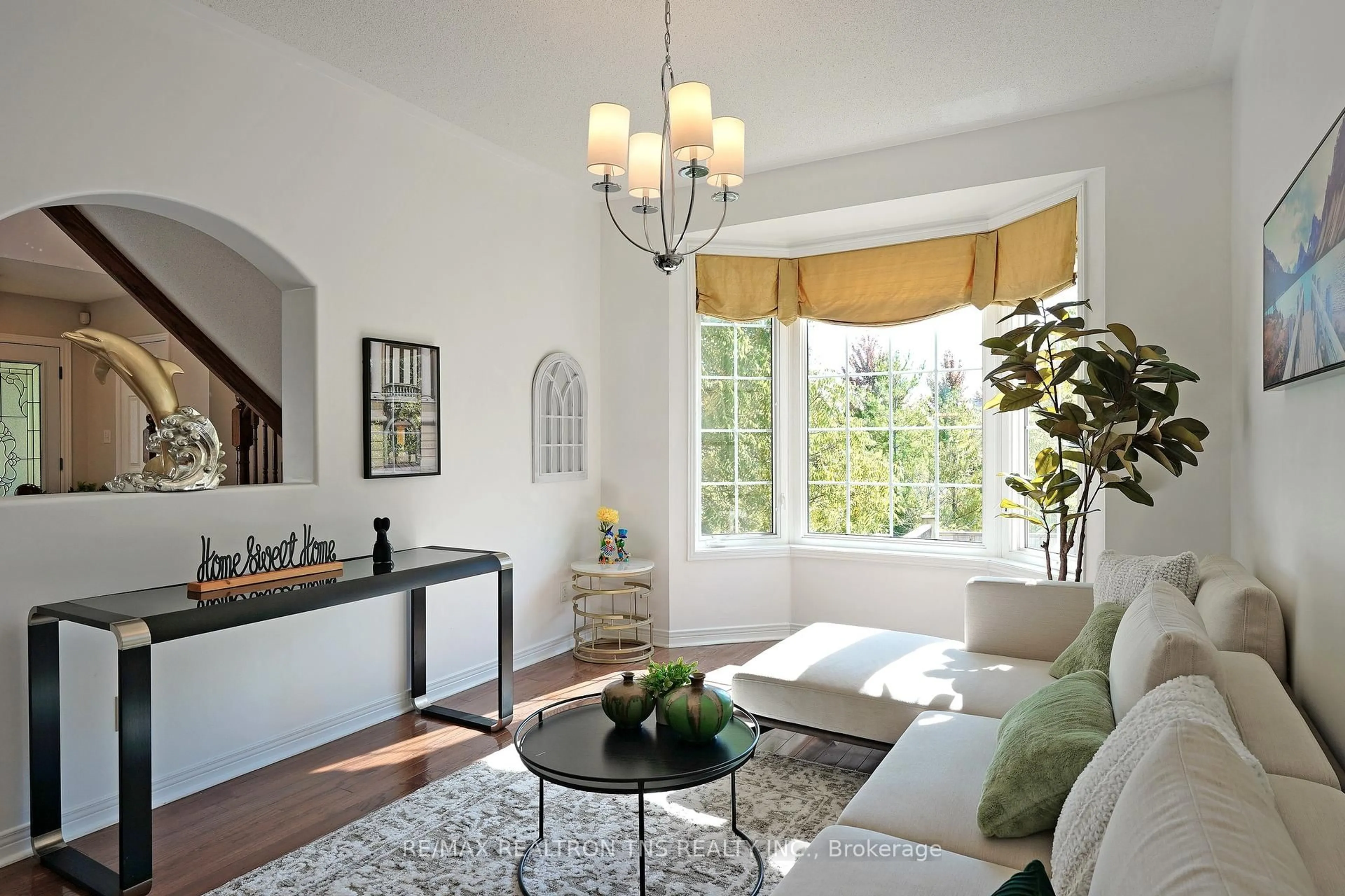 Living room with furniture, unknown for 150 The Bridle Walk, Markham Ontario L6C 0A8