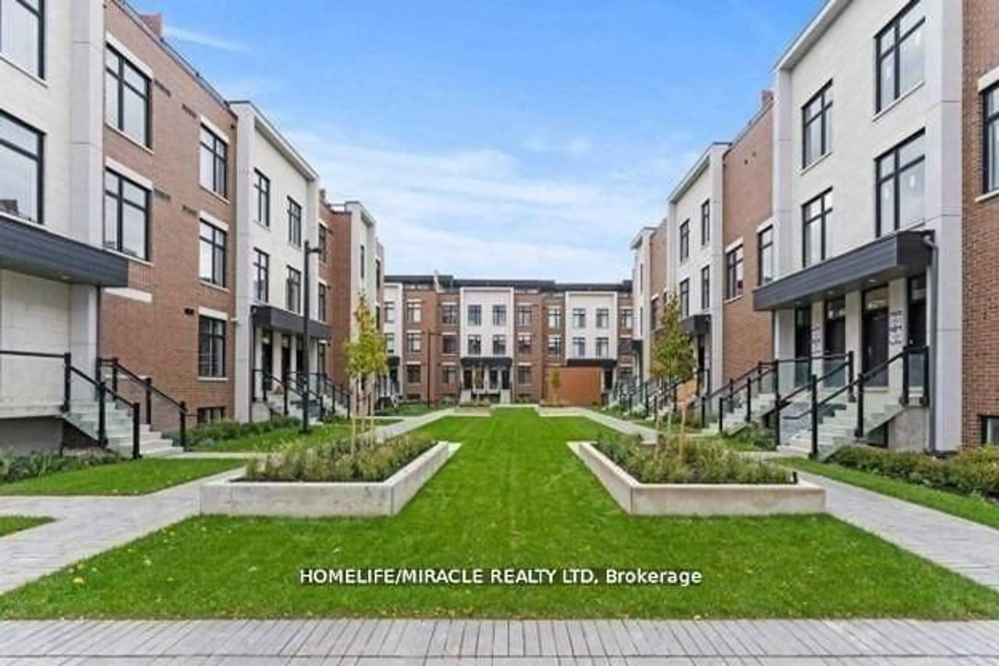 A pic from outside/outdoor area/front of a property/back of a property/a pic from drone, street for 9580 Islington Ave #135, Vaughan Ontario L4H 5E8