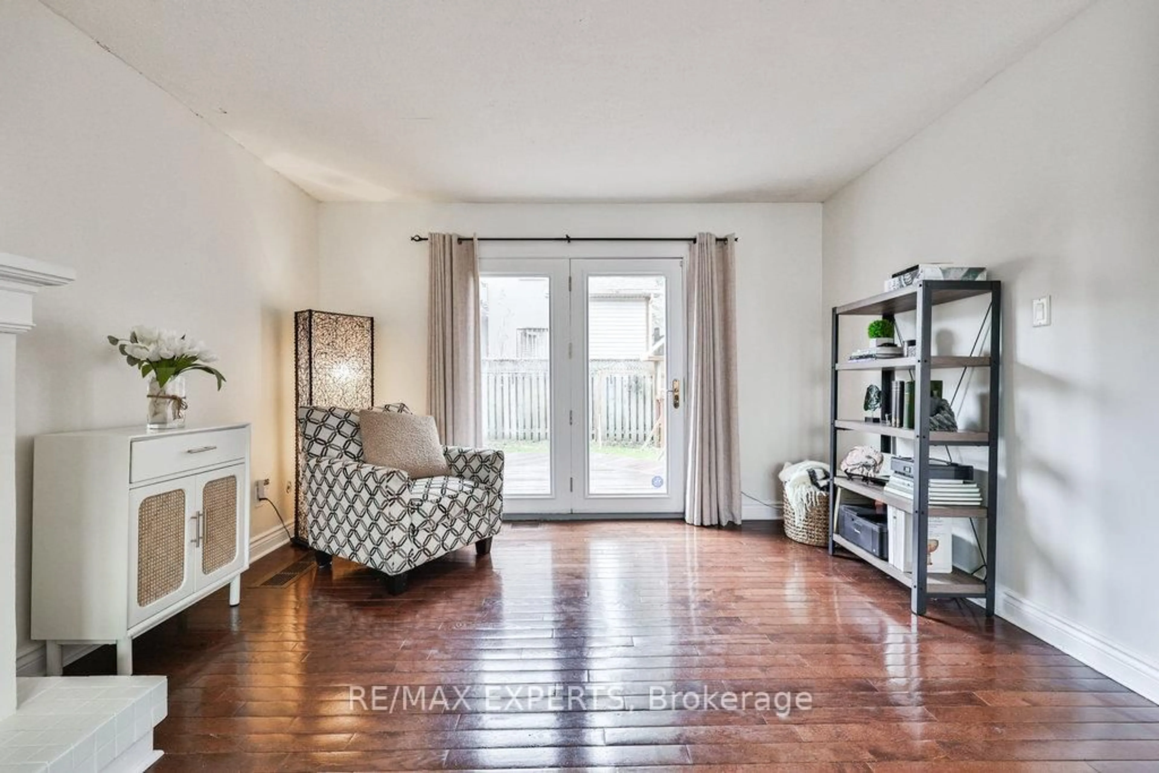Indoor entryway for 4 Amos Maynard Circ, Vaughan Ontario L4L 3B8