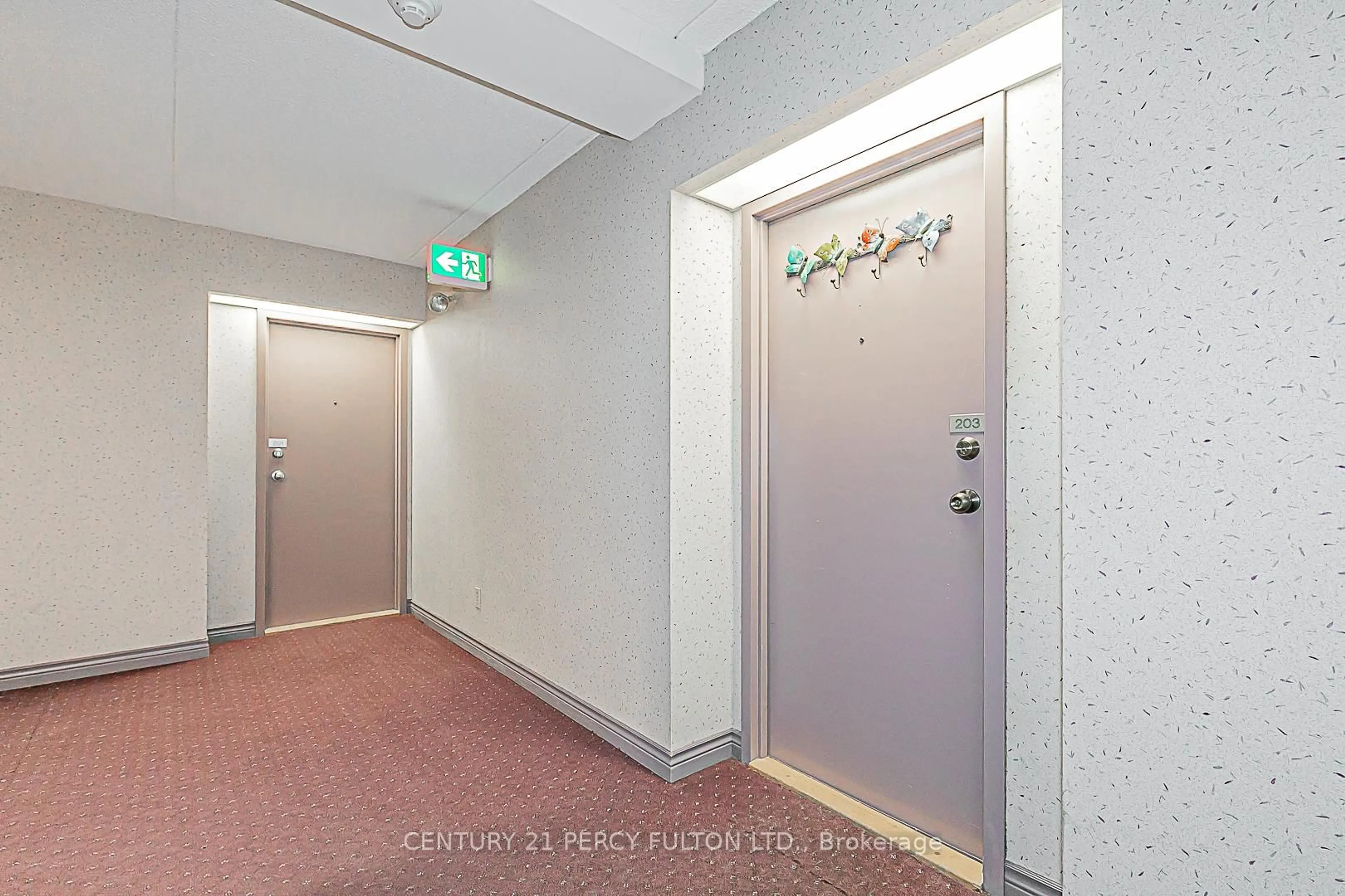Indoor foyer for 249 Major Mackenzie Dr #203, Richmond Hill Ontario L4C 9M8