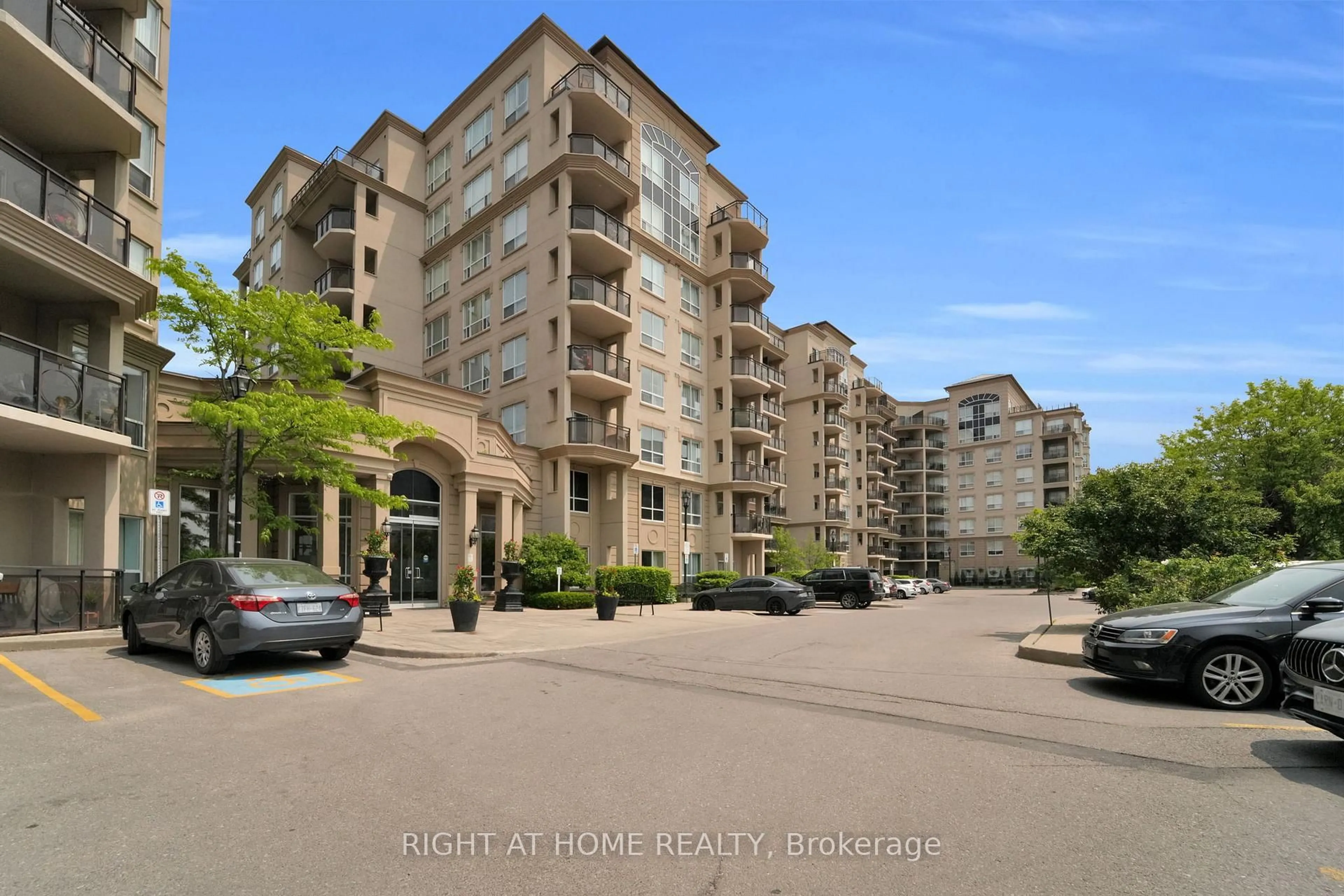 Unknown for 2 Maison Parc Crt #710, Vaughan Ontario L4J 9K4