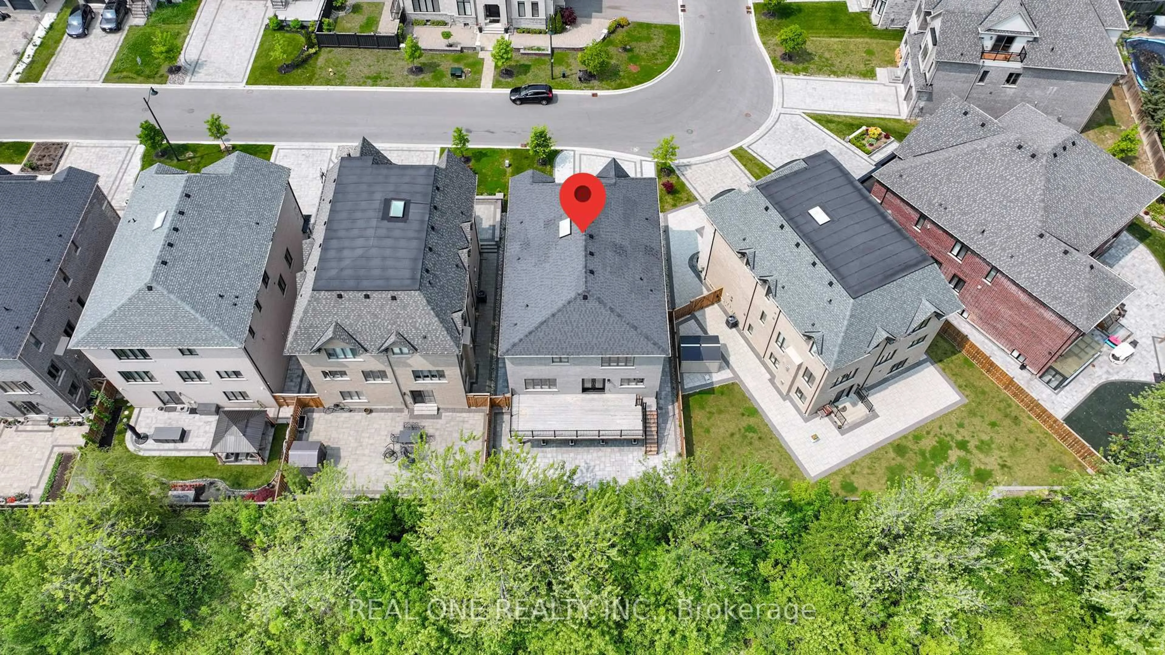 A pic from outside/outdoor area/front of a property/back of a property/a pic from drone, street for 91 Fitzgerald Ave, Markham Ontario L3R 1R5