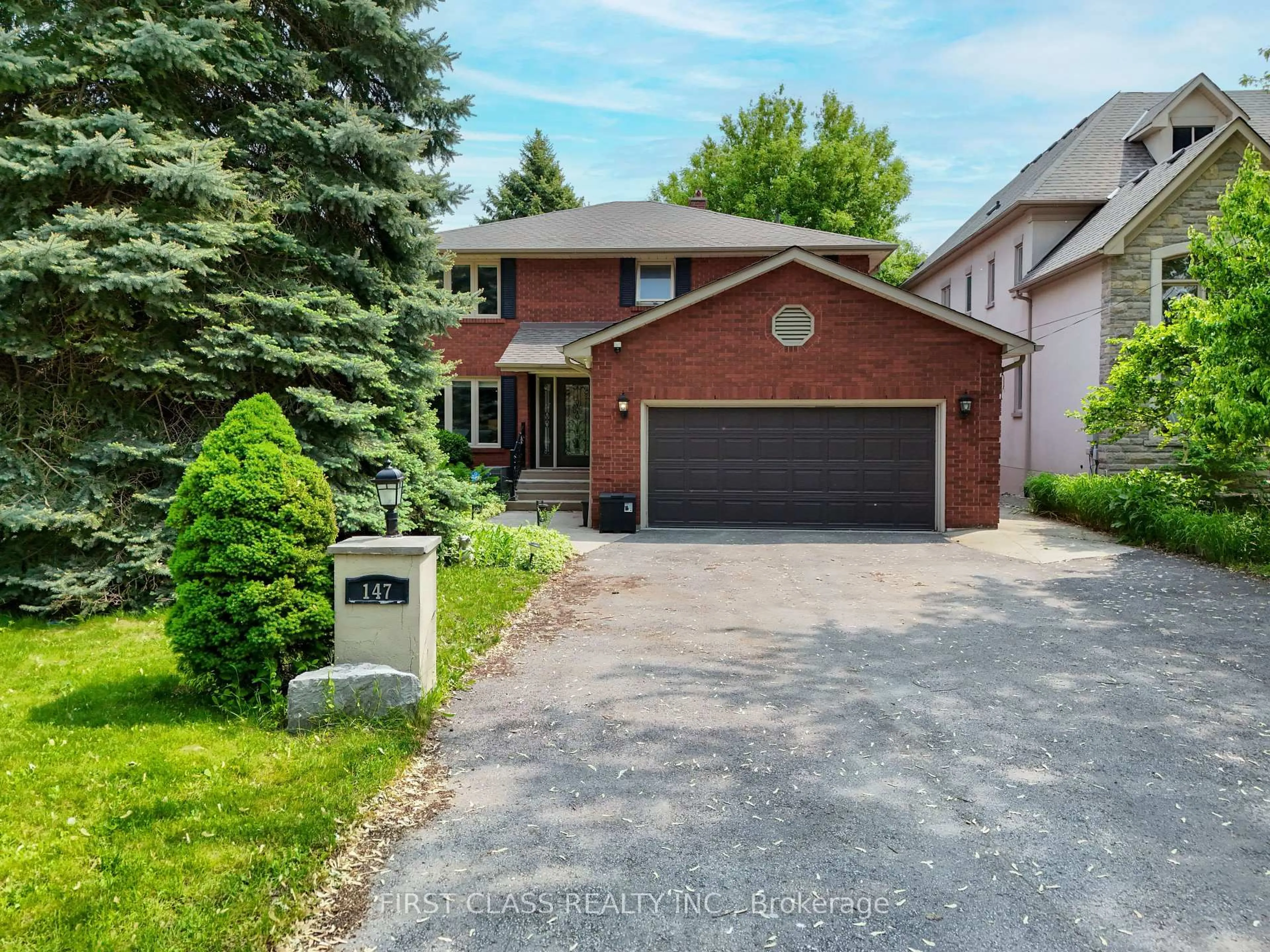 Home with brick exterior material, street for 147 Oxford St, Richmond Hill Ontario L4C 4L5