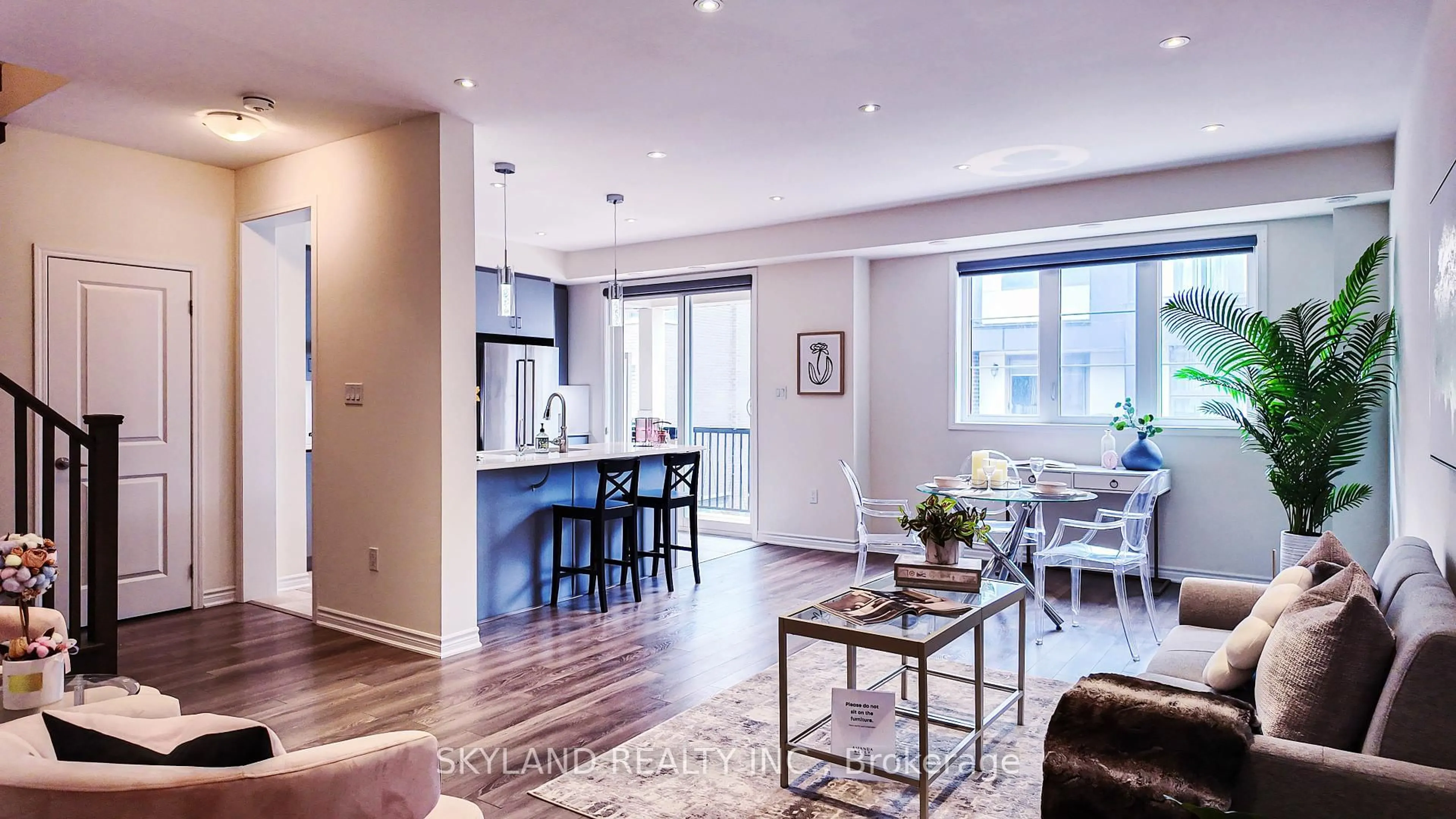 Open concept kitchen, wood/laminate floor for 376 Arthur Bonner Ave, Markham Ontario L6B 0R1