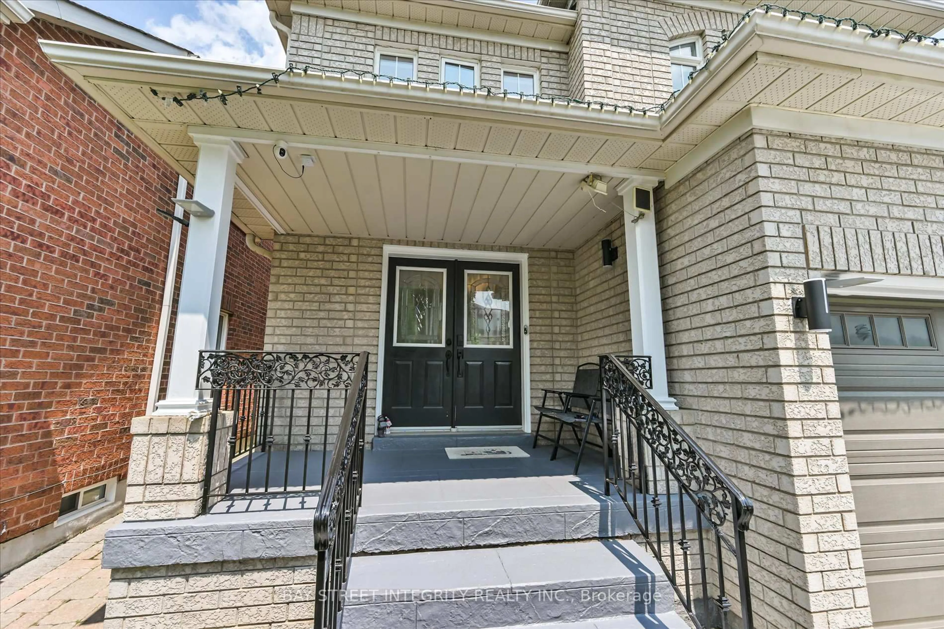 Unknown for 32 Sail Cres, Vaughan Ontario L6A 2Z2