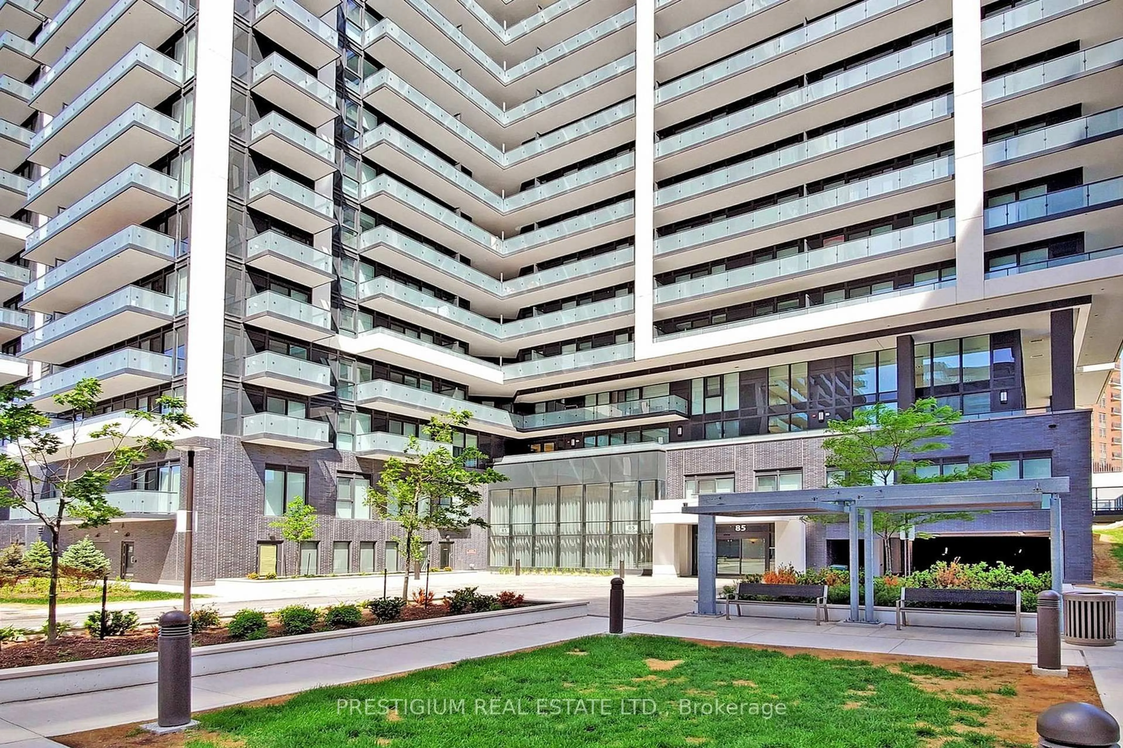 Indoor foyer for 85 ONEIDA Cres #515, Richmond Hill Ontario L4B 0H4