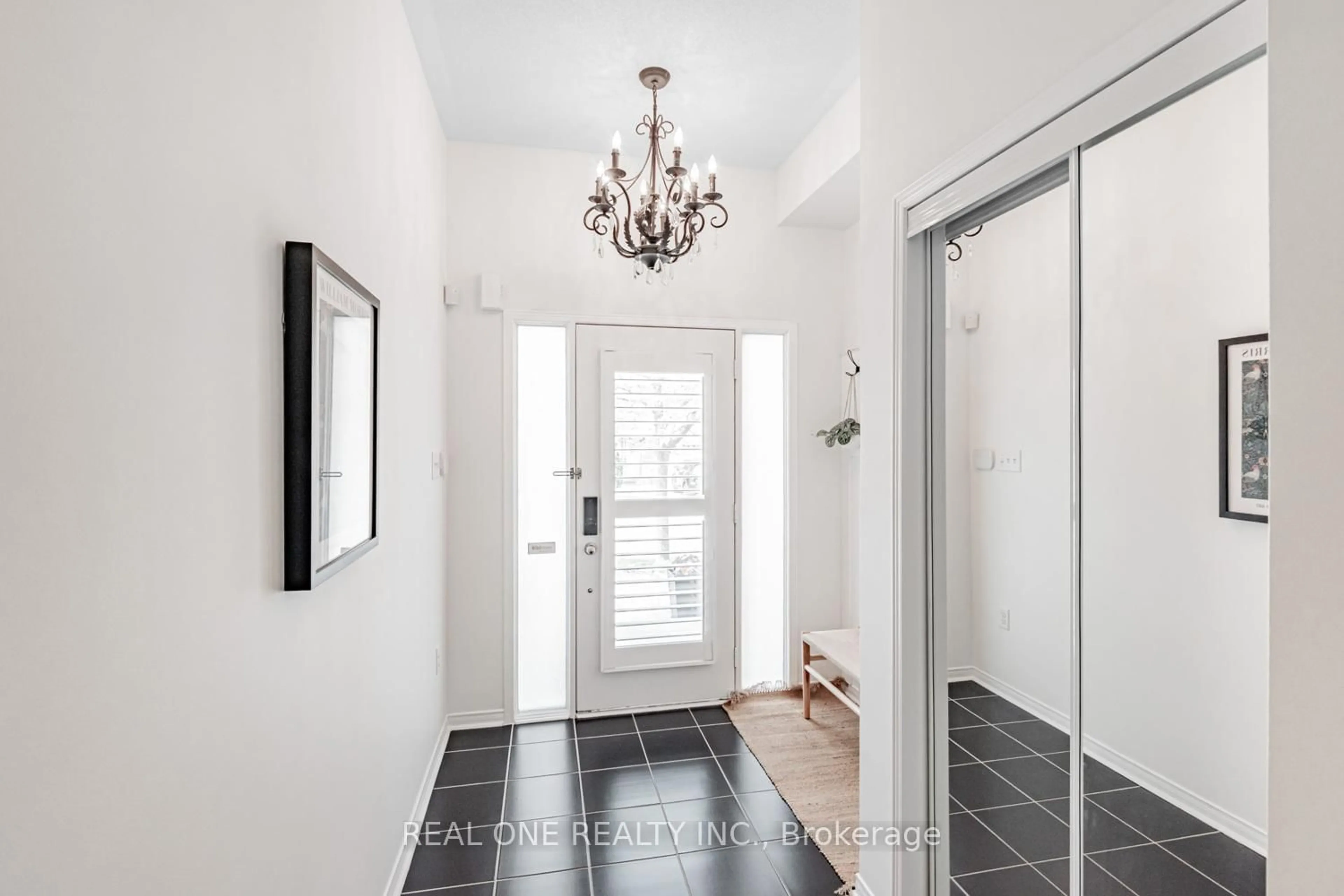Indoor entryway for 16 Bearings Ave, Whitchurch-Stouffville Ontario L4A 0W6