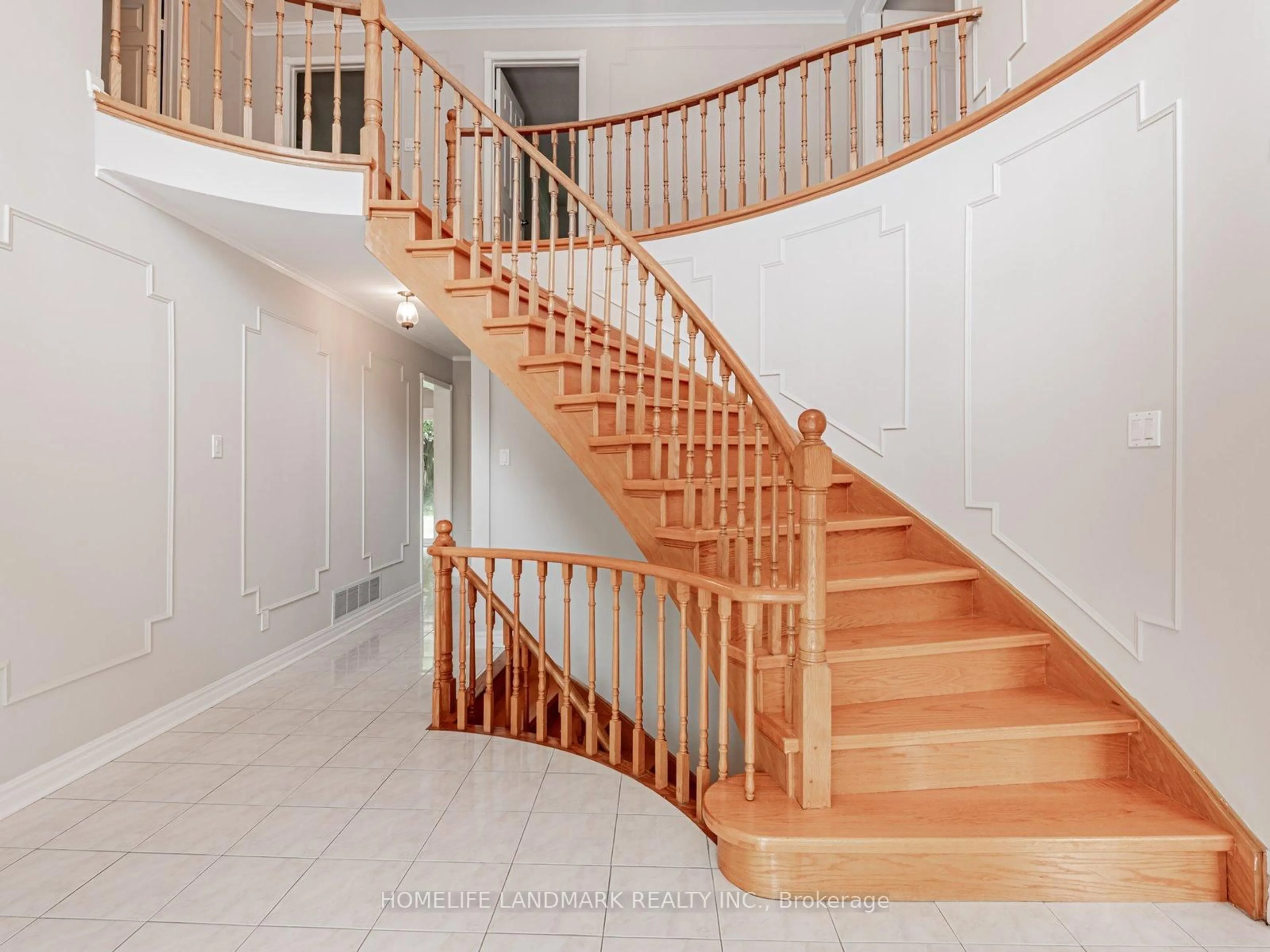 Stairs for 16 Briarwood Rd, Markham Ontario L3R 2X2
