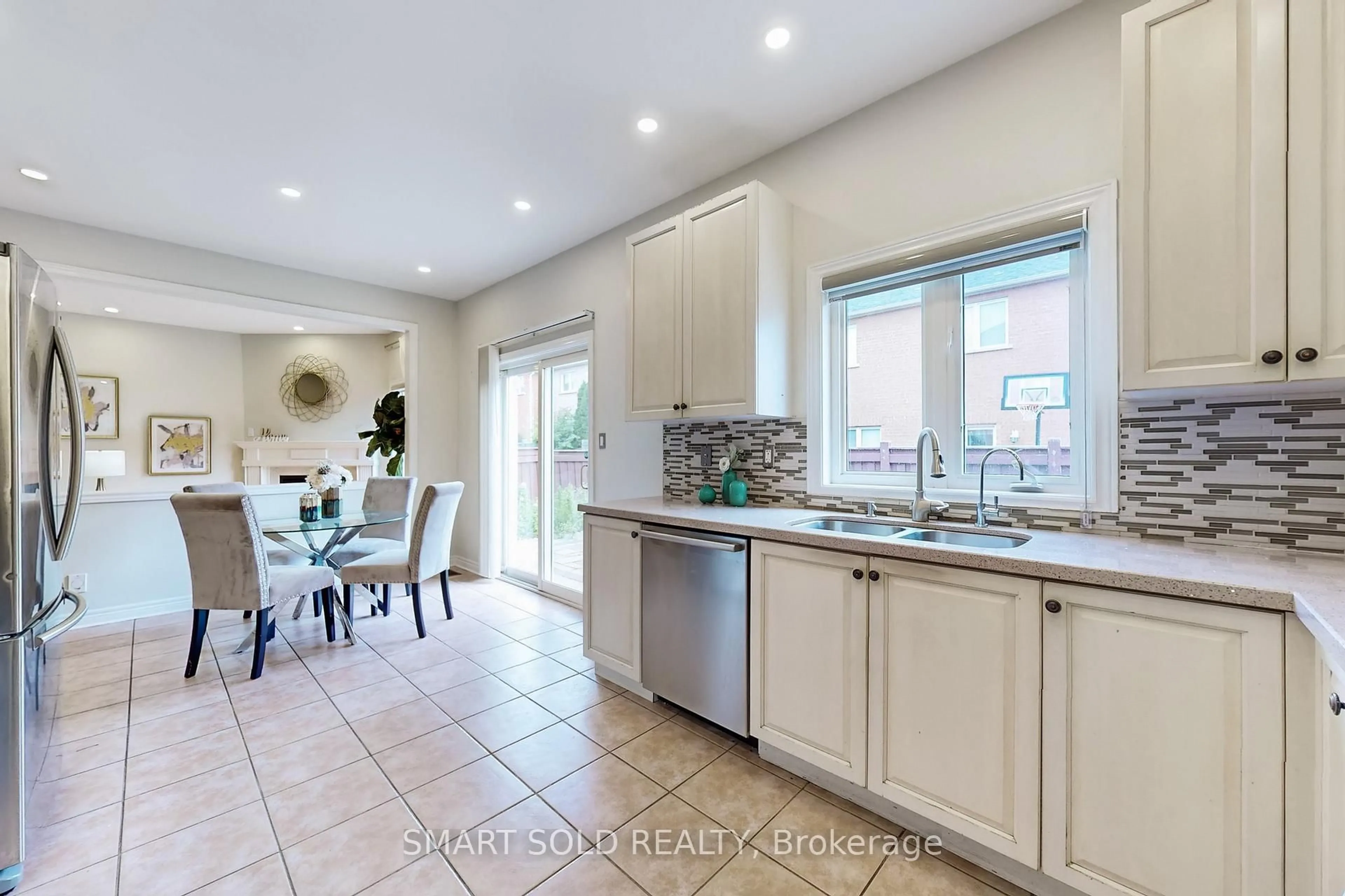 Contemporary kitchen, ceramic/tile floor for 9 Casa Nova Dr, Vaughan Ontario L4H 2Z9