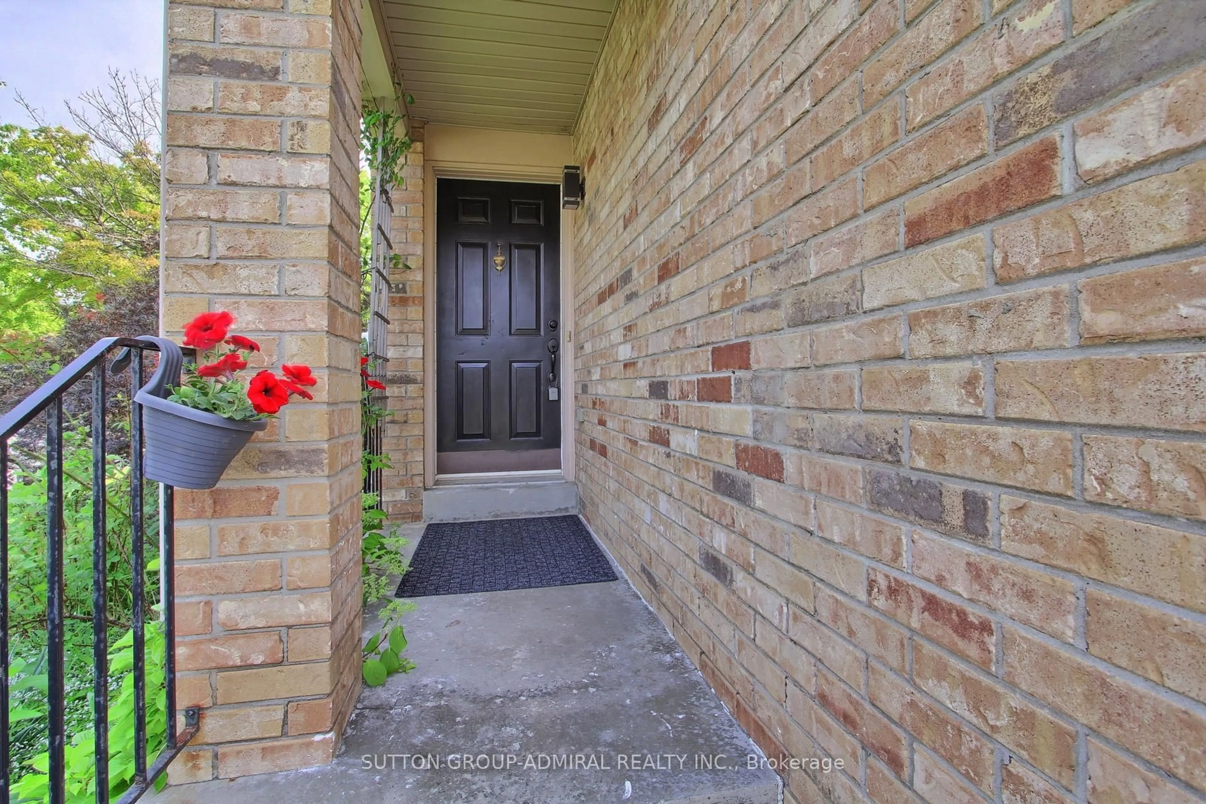 Indoor entryway for 26 Carron Ave, Vaughan Ontario L6A 1Y7