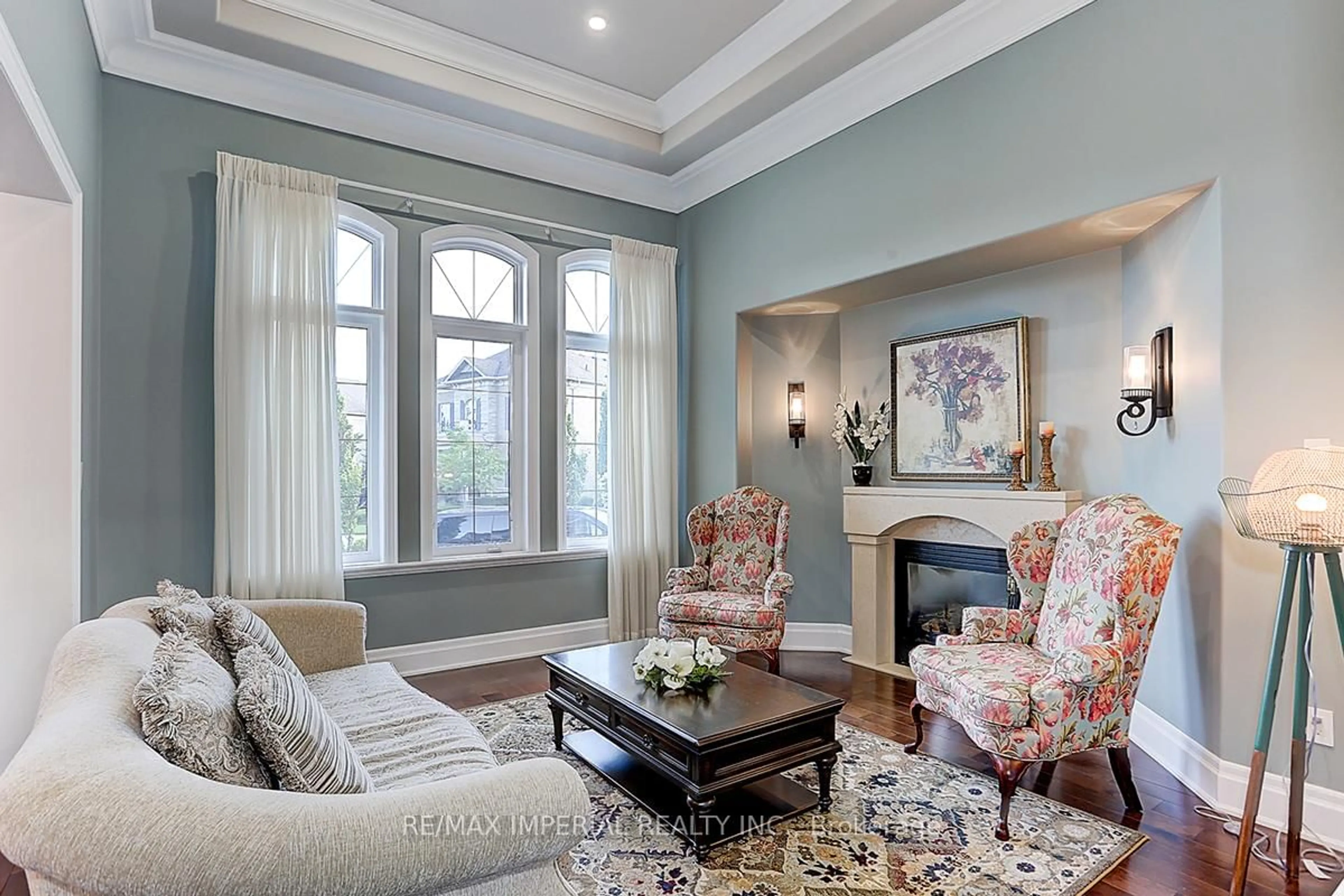 Living room with furniture, unknown for 39 Fiorello Crt, Vaughan Ontario L4H 0V4