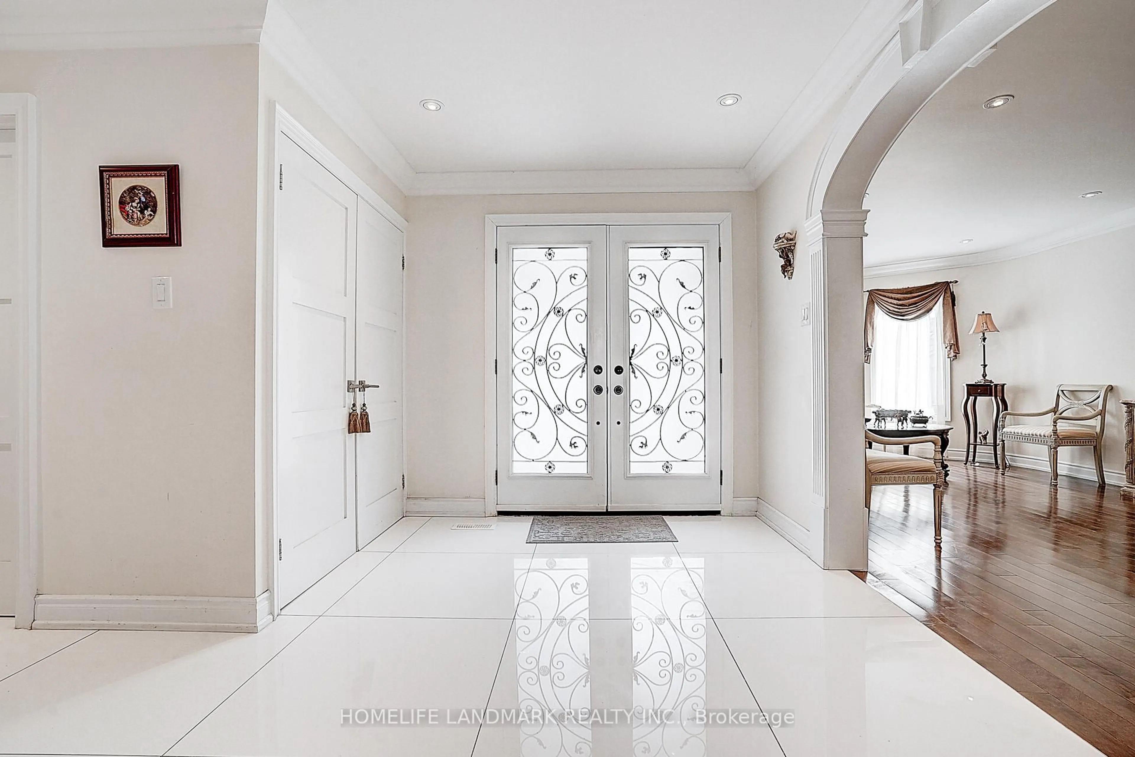Indoor entryway for 136 Cooperage Cres, Richmond Hill Ontario L4C 9L7