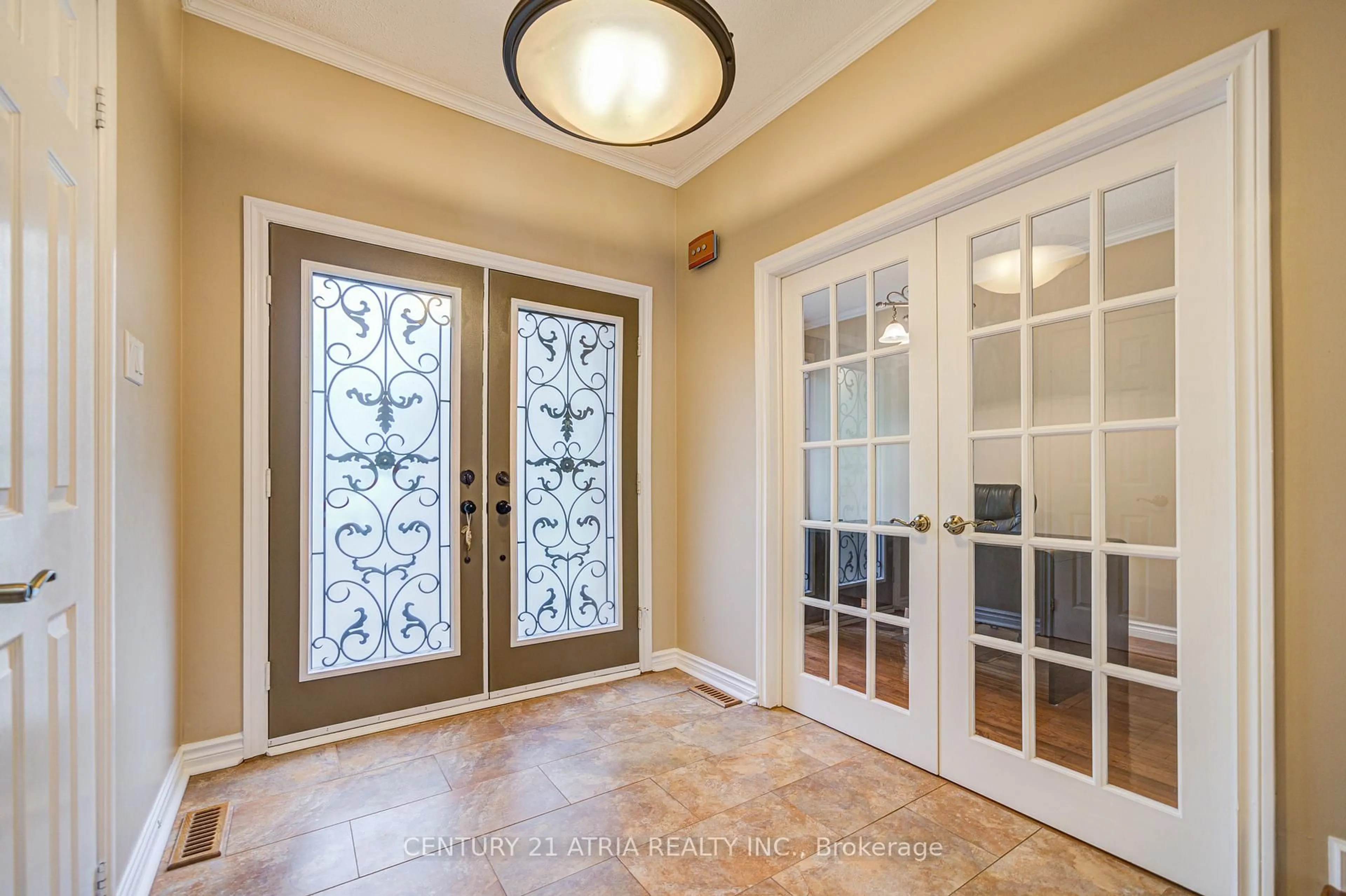 Indoor entryway for 61 Brooklyn Cres, Markham Ontario L3P 7C3