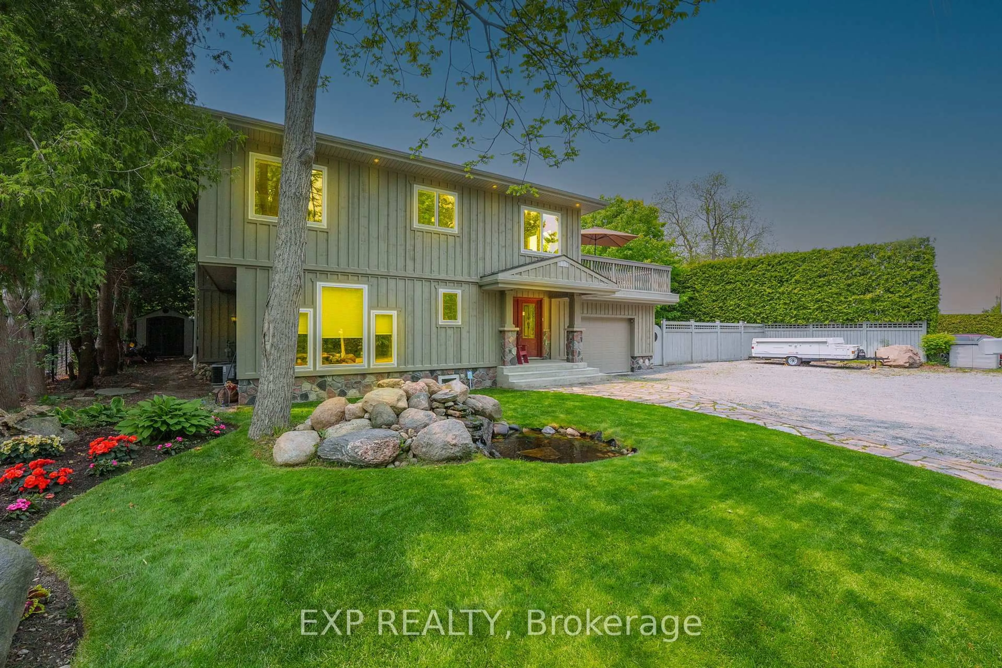A pic from outside/outdoor area/front of a property/back of a property/a pic from drone, street for 55 Westwind Circ, Georgina Ontario L0L 1S0