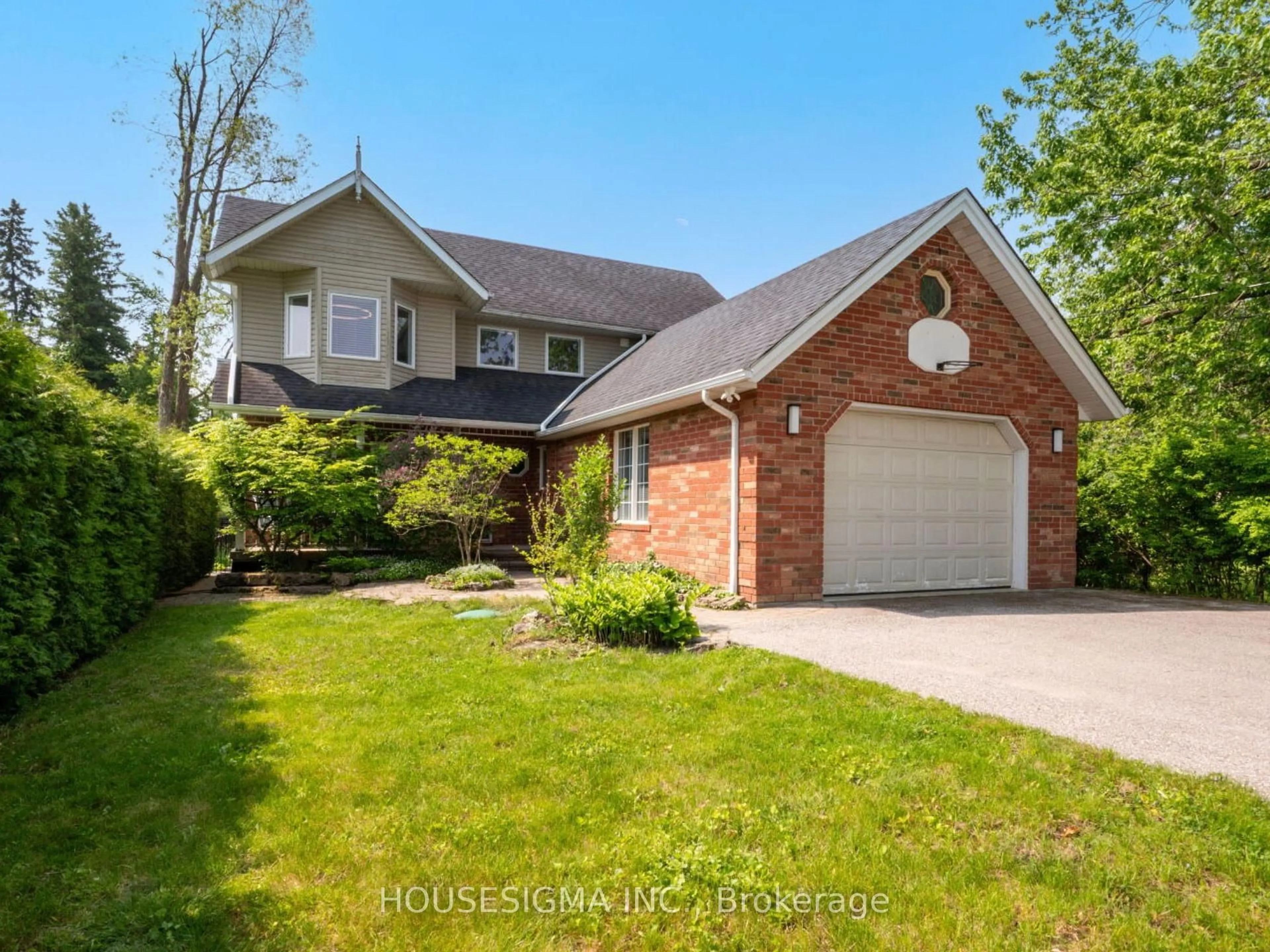 Home with brick exterior material, street for 6053 Hillsdale Dr, Whitchurch-Stouffville Ontario L4A 7X3