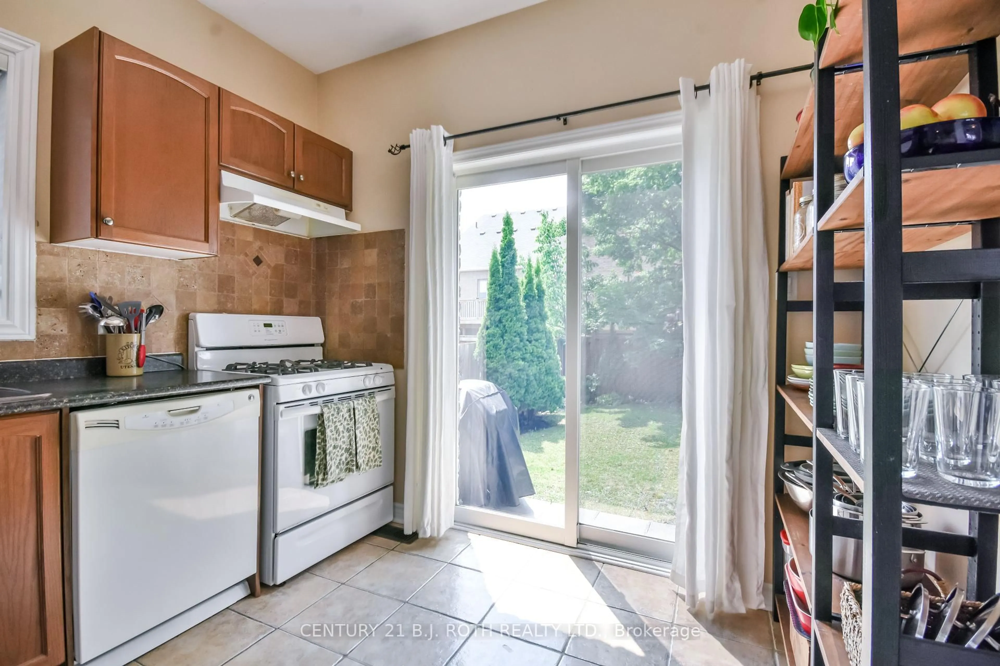 Unknown for 1863 Swan St, Innisfil Ontario L9S 0B2