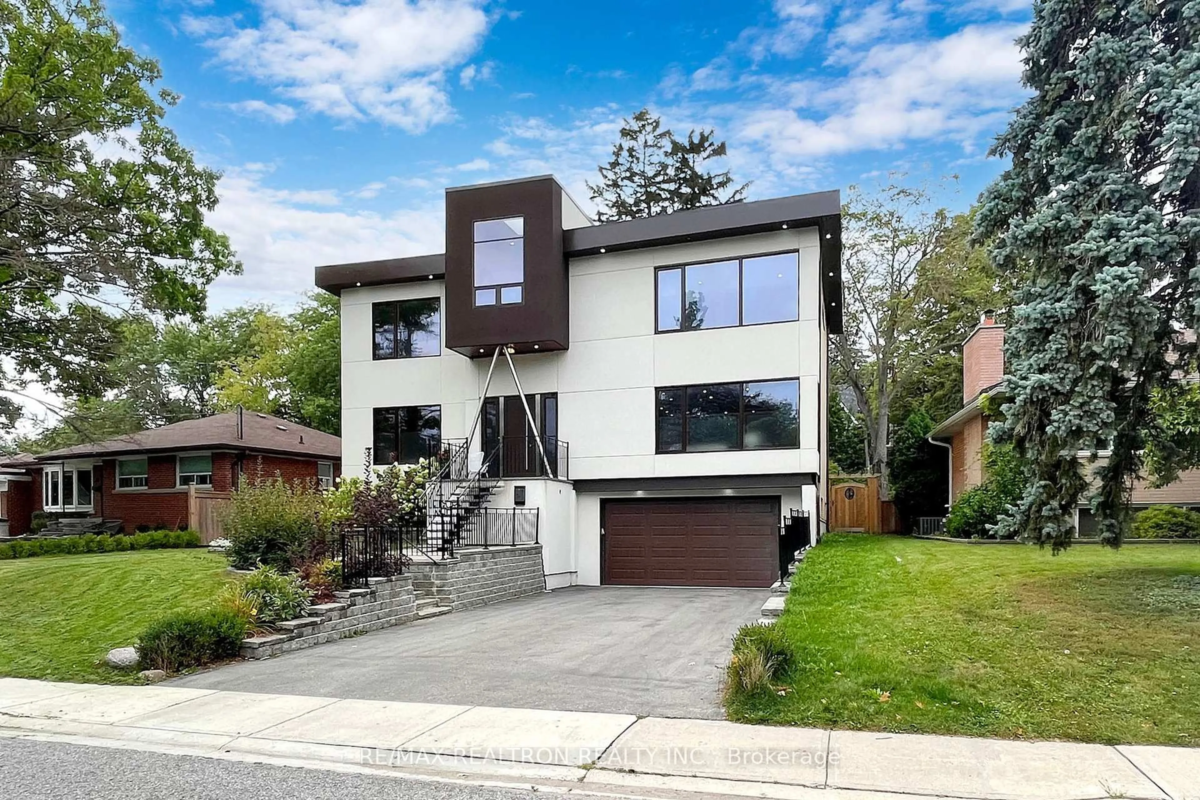 Home with brick exterior material, street for 74 Leisure Lane, Richmond Hill Ontario L4C 4X1