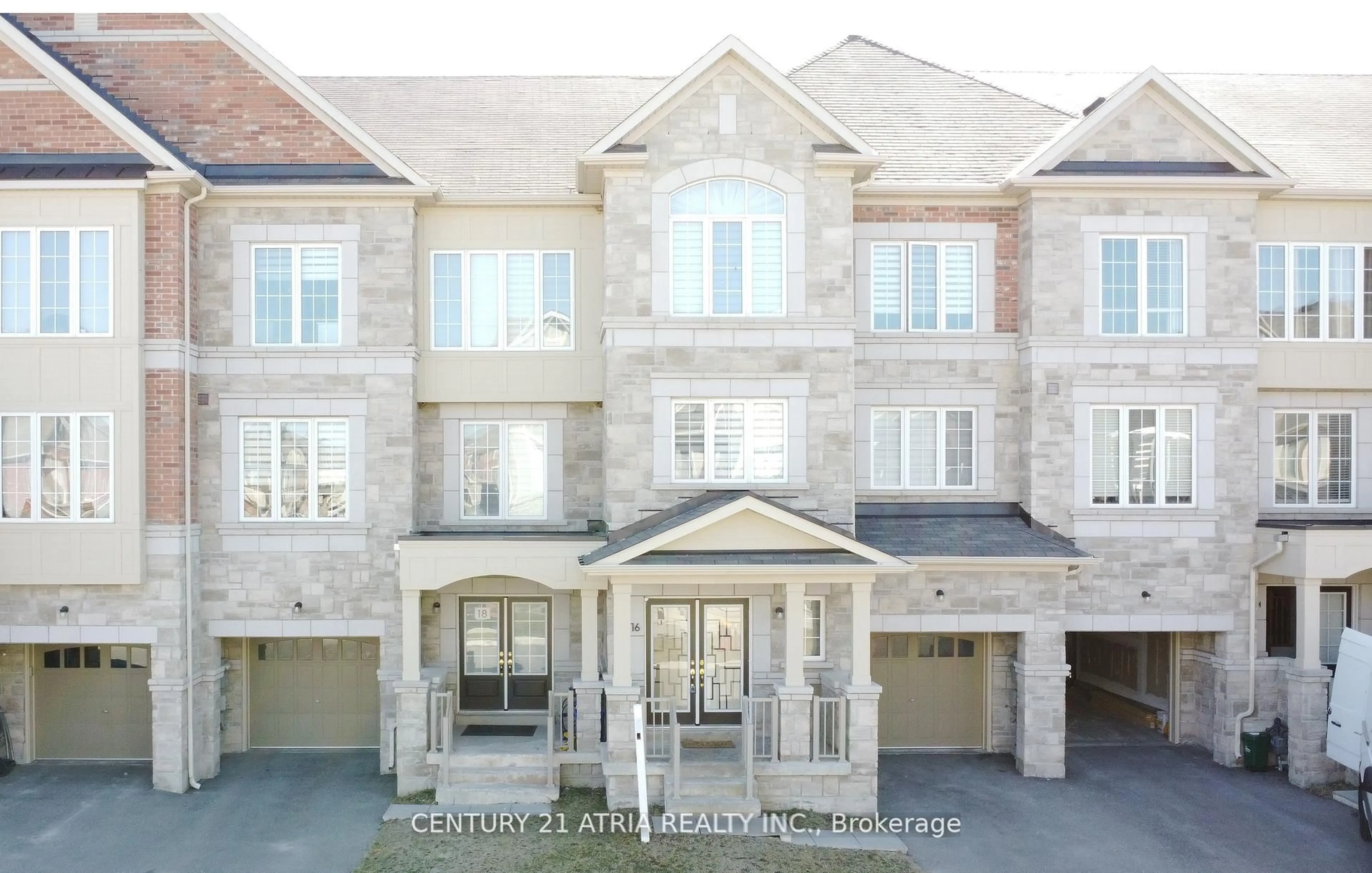A pic from outside/outdoor area/front of a property/back of a property/a pic from drone, unknown for 16 Hartney Dr, Richmond Hill Ontario L4S 0J8