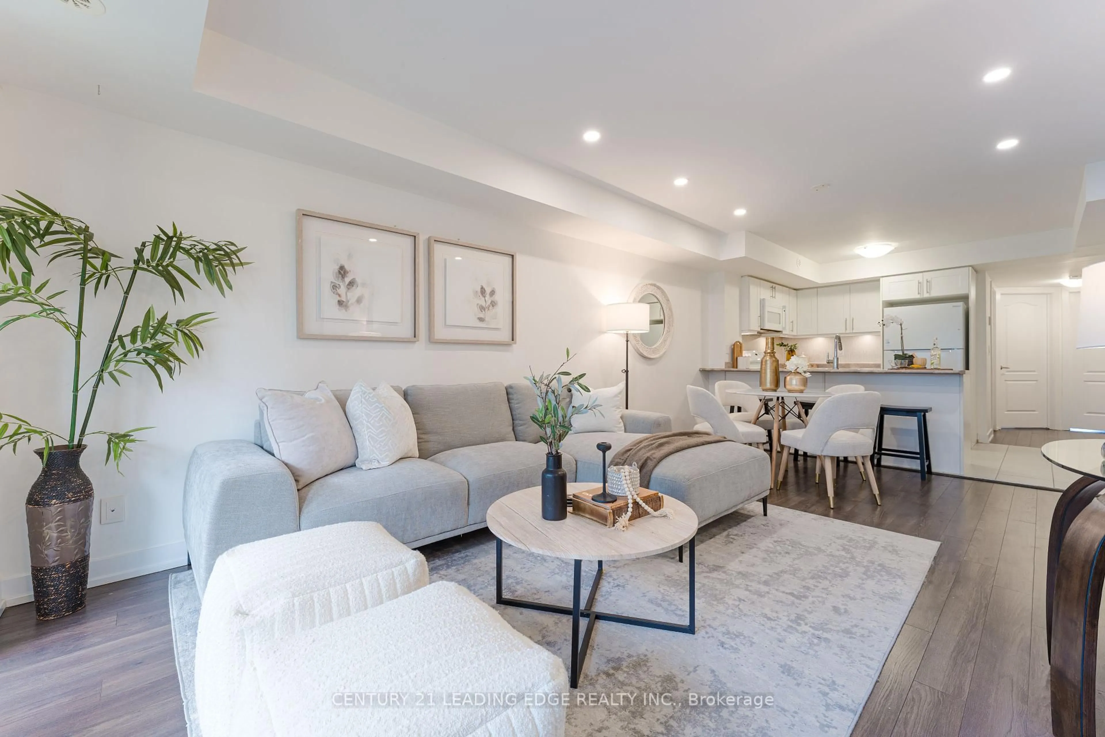 Living room with furniture, unknown for 1 Blanche Lane #814, Markham Ontario L6B 0A3