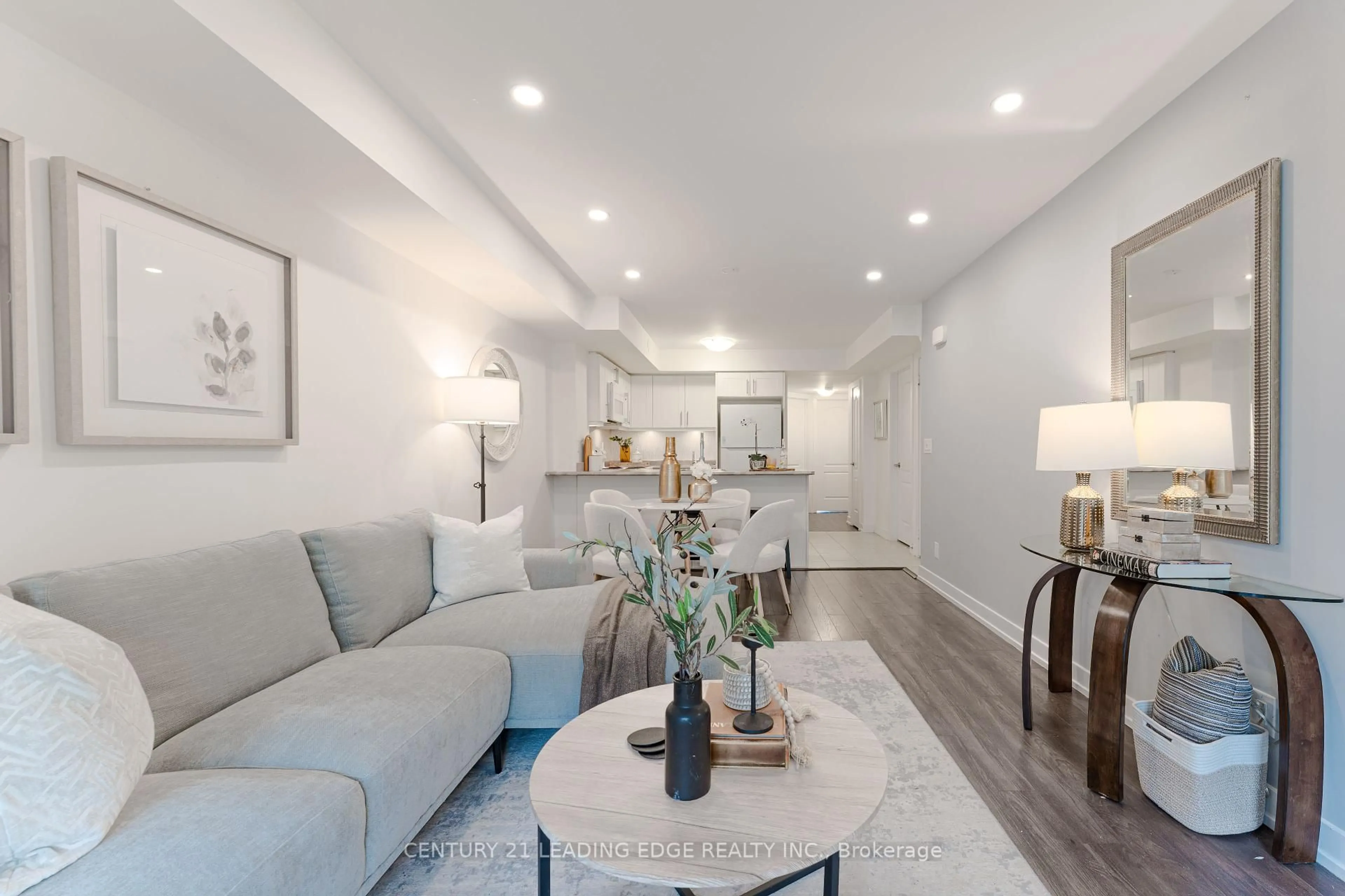Living room with furniture, unknown for 1 Blanche Lane #814, Markham Ontario L6B 0A3