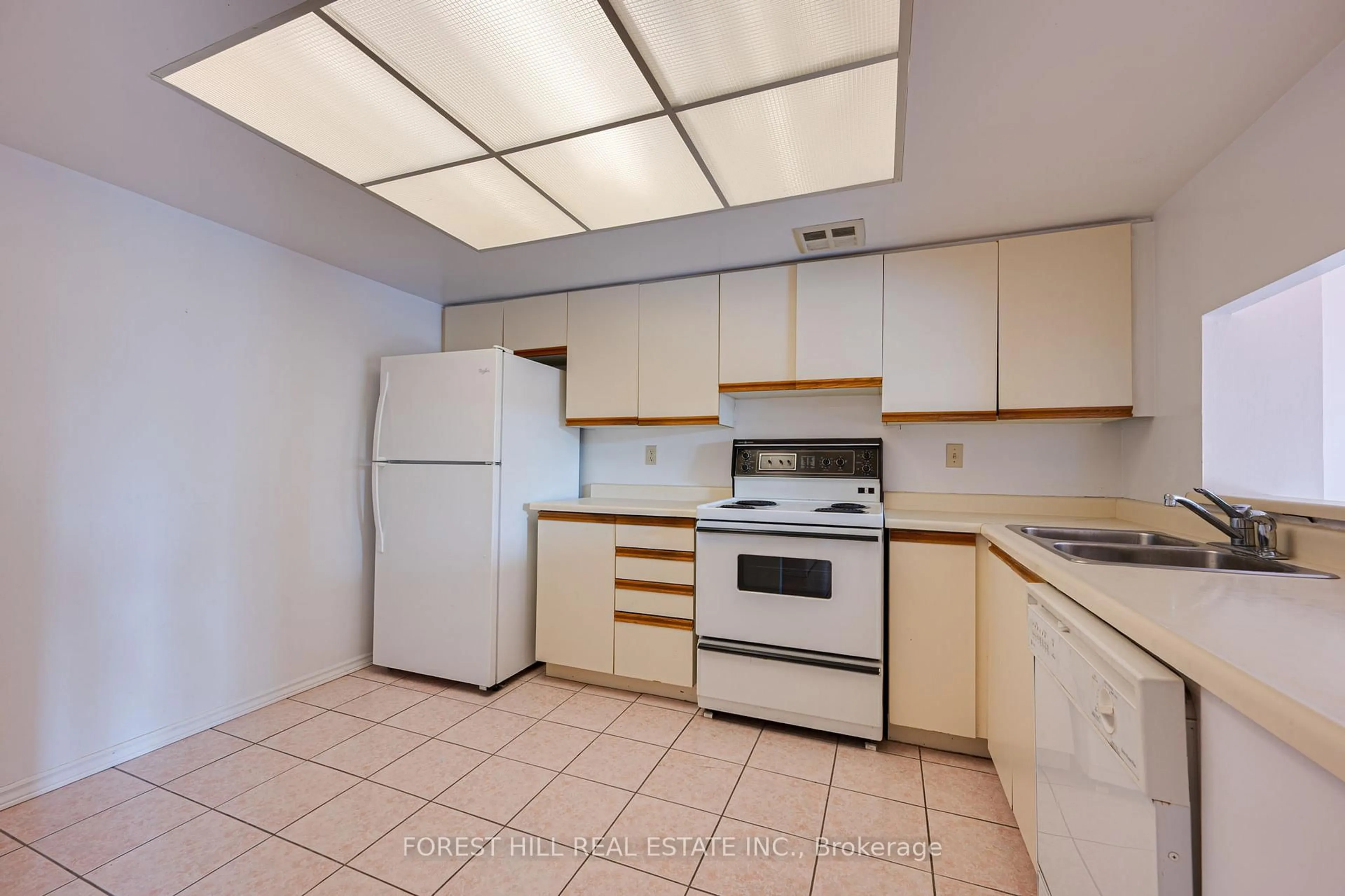 Standard kitchen, unknown for 7440 Bathurst St #308, Vaughan Ontario L4J 7K8