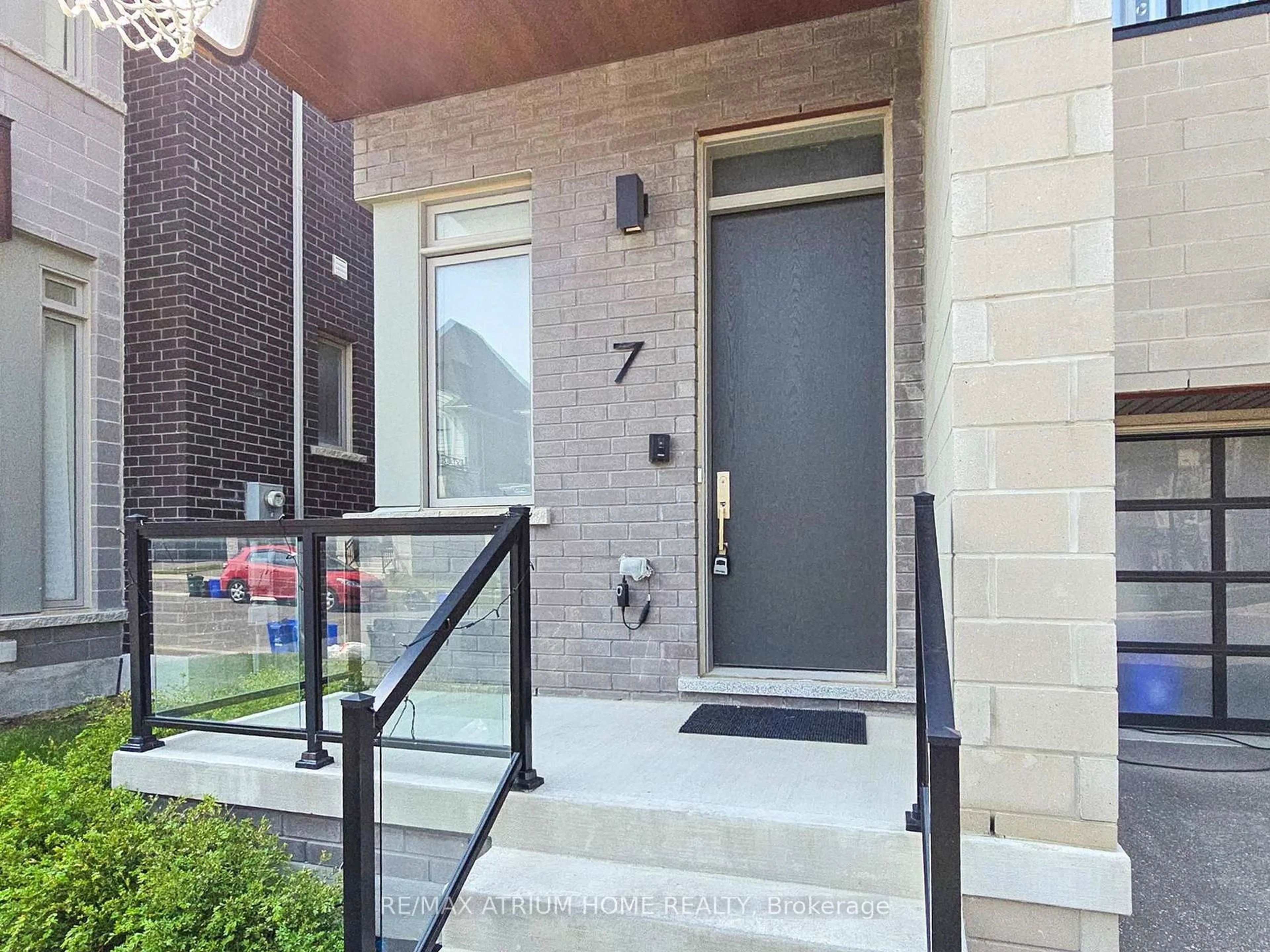 Home with brick exterior material, street for 7 Orbit Ave, Richmond Hill Ontario L4C 4Z2