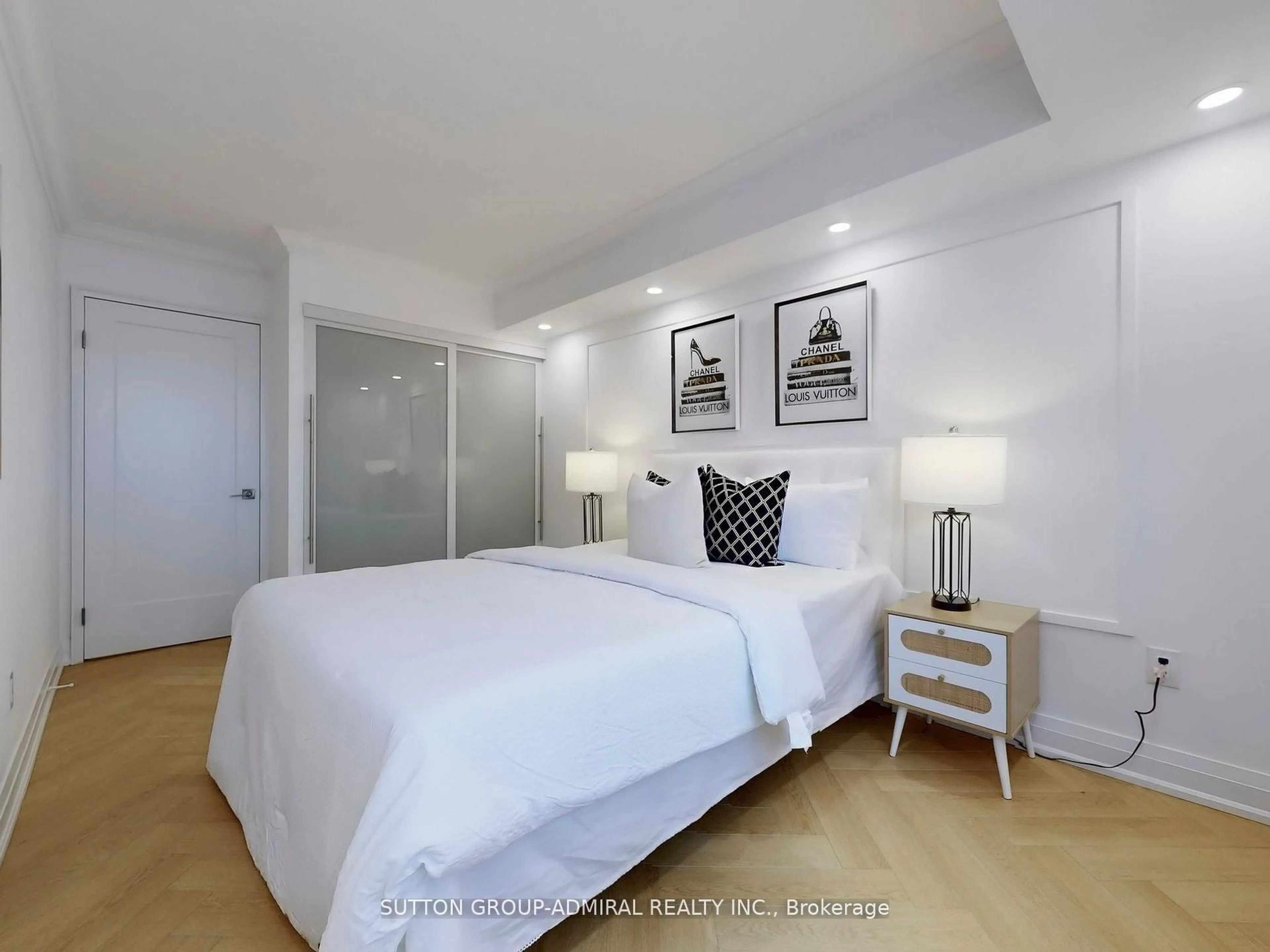 Bedroom with bed, unknown for 11 Townsgate Dr #401, Vaughan Ontario L4J 8G4