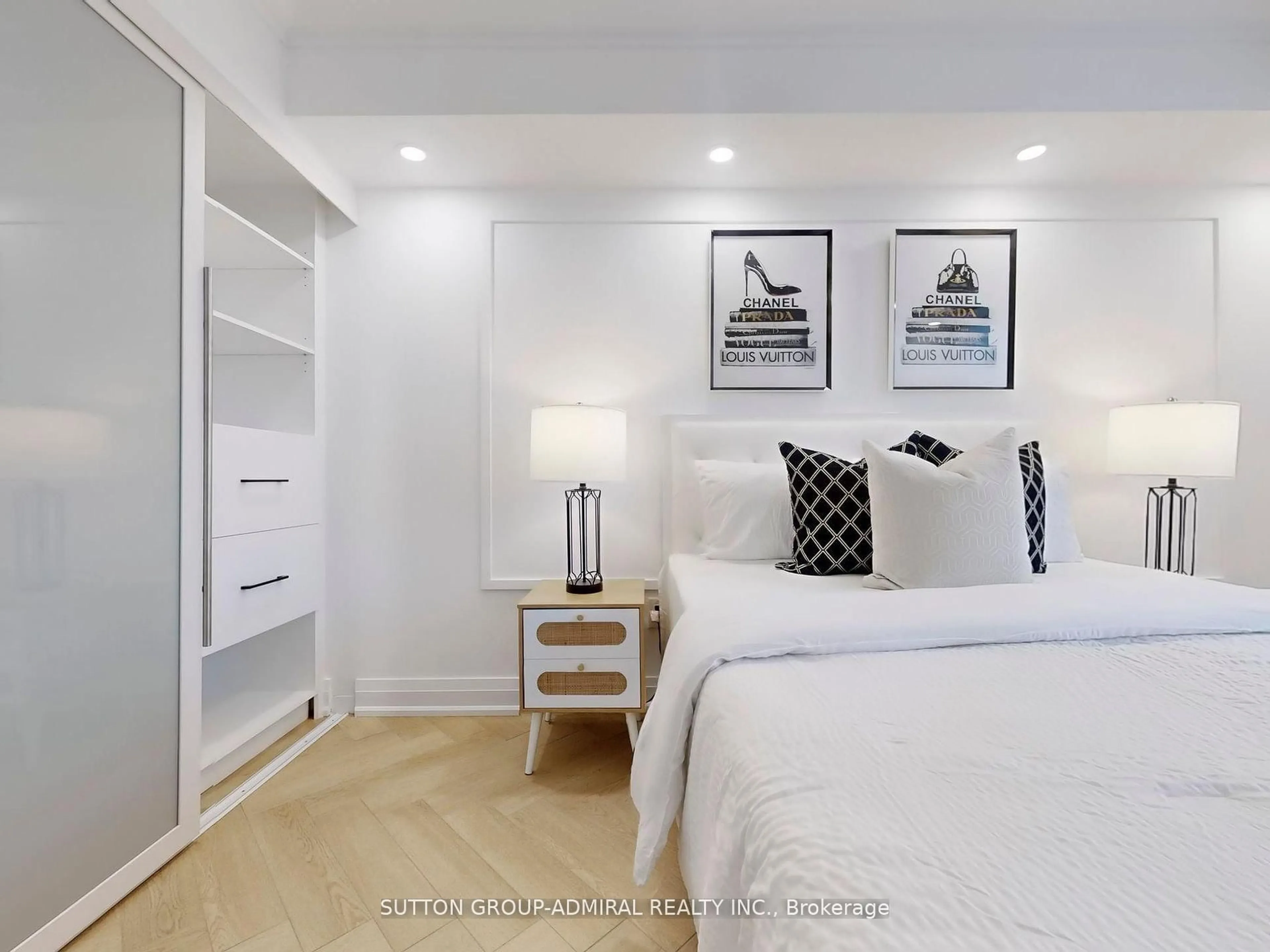 Bedroom with bed, unknown for 11 Townsgate Dr #401, Vaughan Ontario L4J 8G4