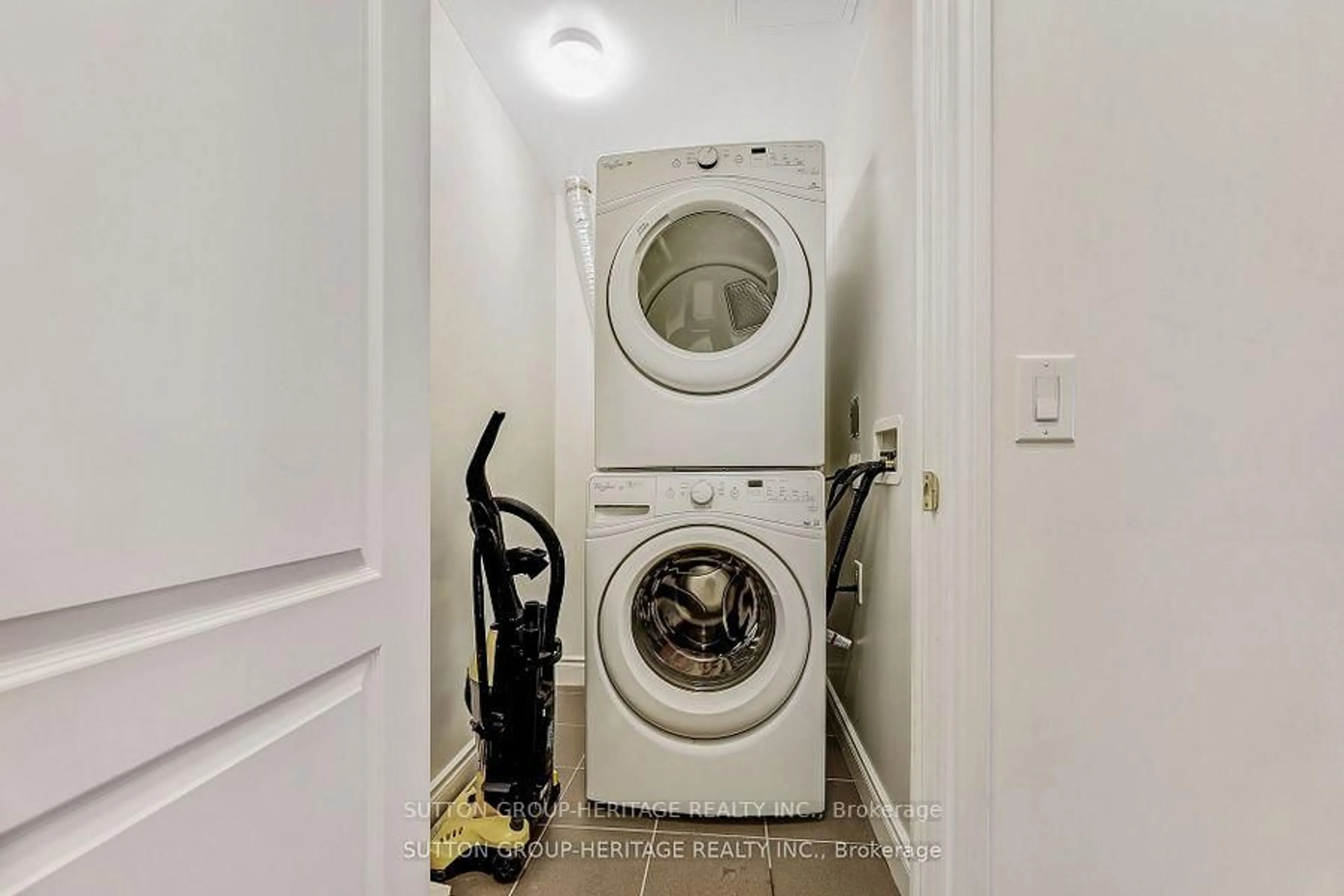 Laundry room for 1 Sun Yat-Sen Ave #267, Markham Ontario L3R 5K9