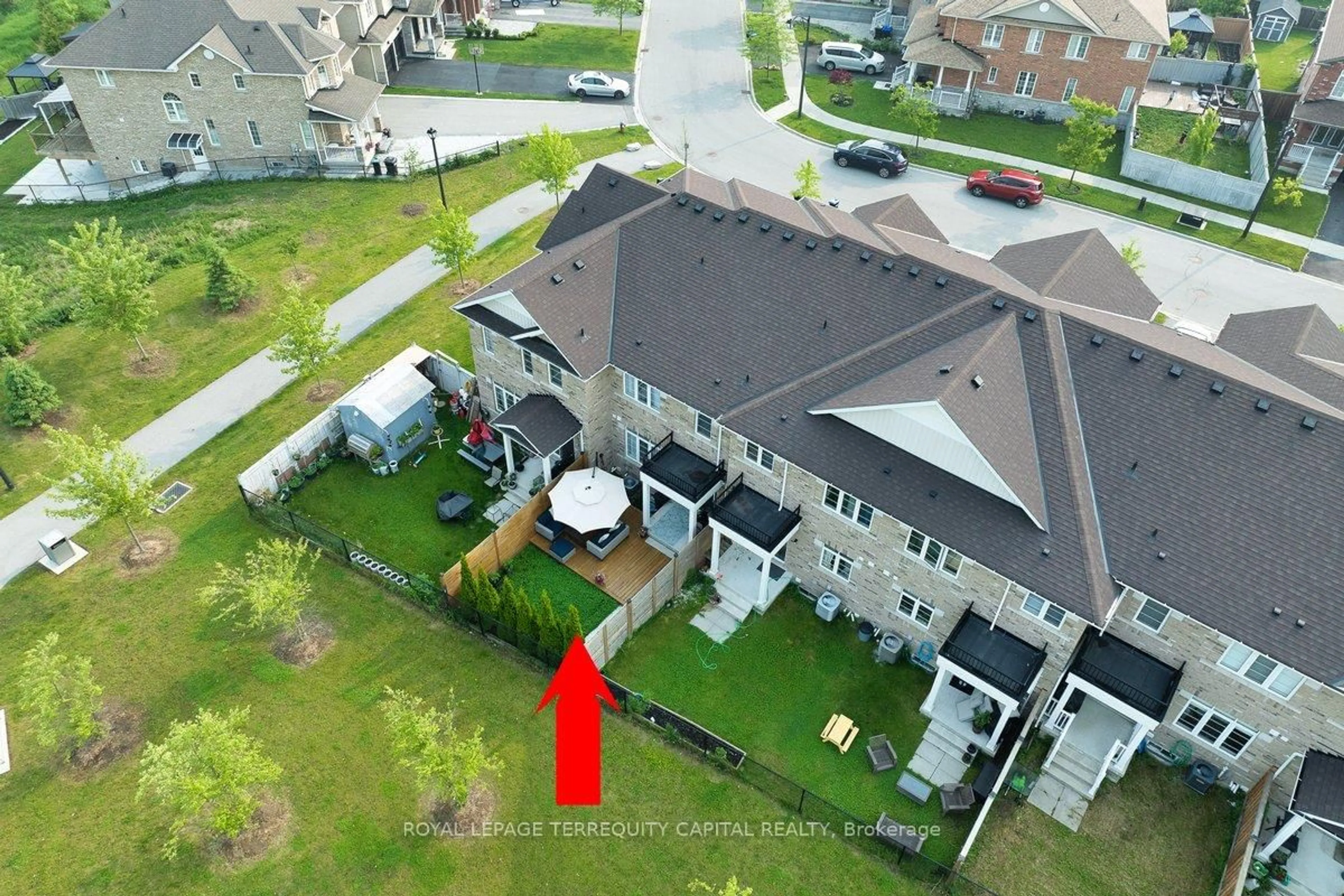 A pic from outside/outdoor area/front of a property/back of a property/a pic from drone, unknown for 45 Webb St, Bradford West Gwillimbury Ontario L3Z 0R2