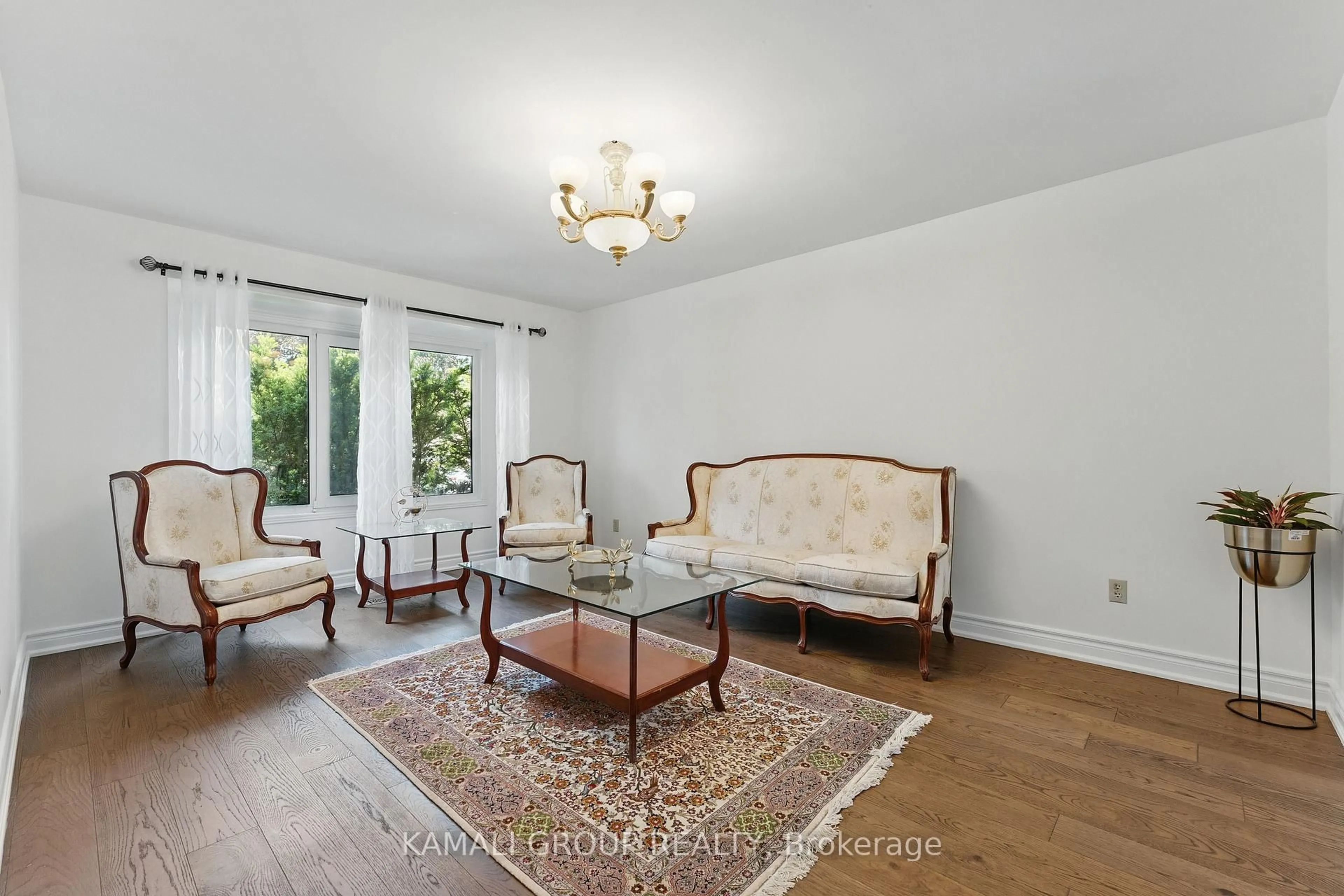 Living room with furniture, unknown for 324 Petheram Pl, Newmarket Ontario L3X 1J7