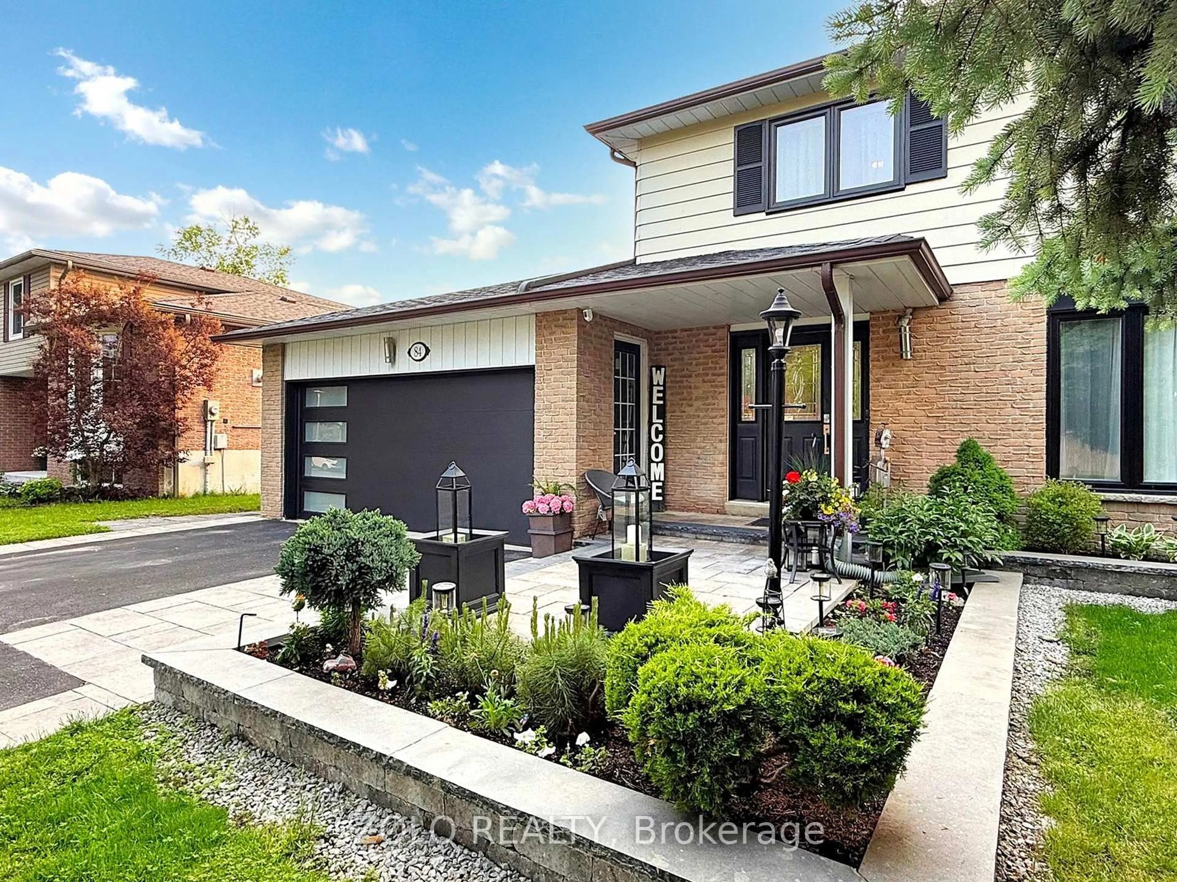 Home with brick exterior material, street for 84 Thicketwood Blvd, Whitchurch-Stouffville Ontario L4A 4K6