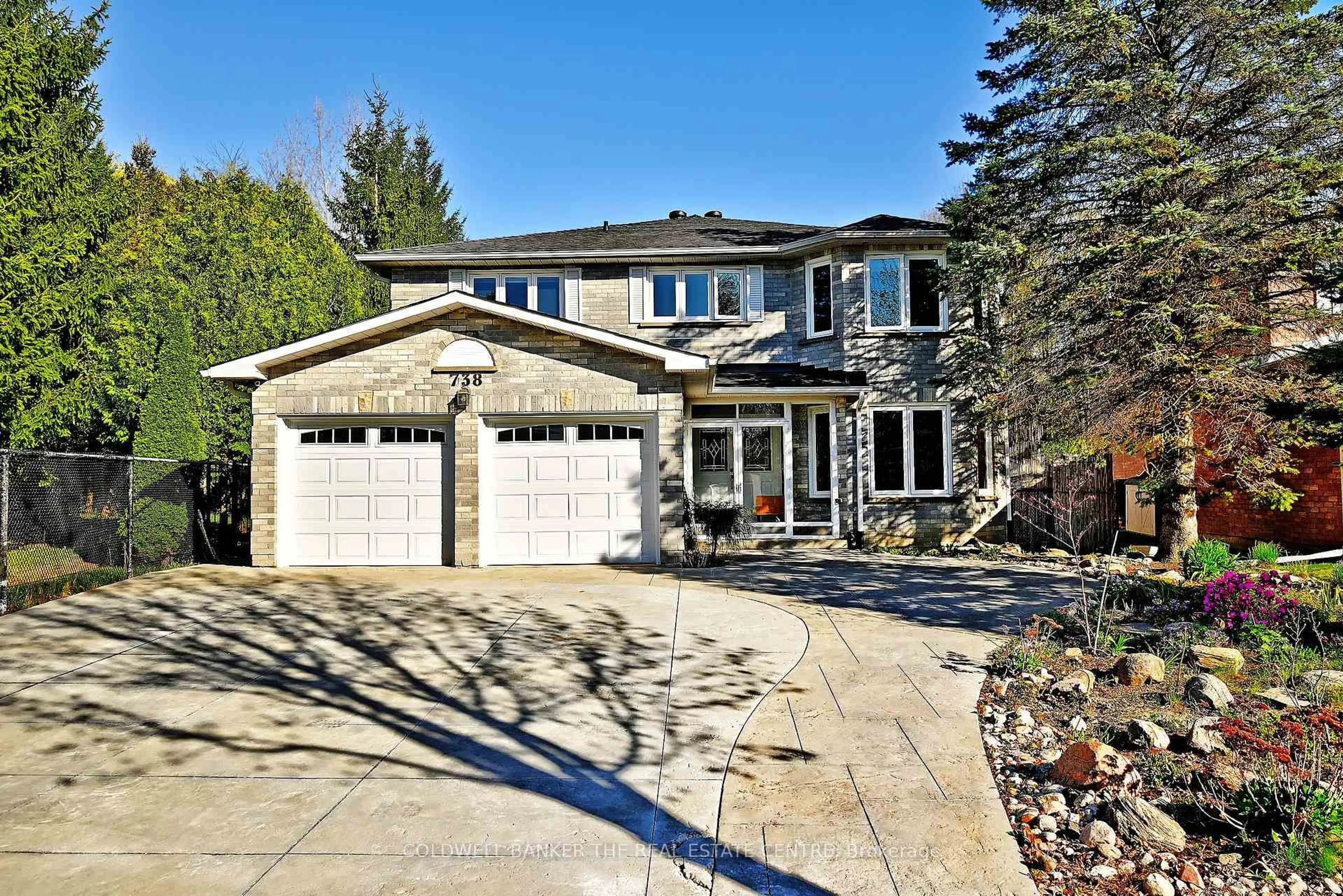 Home with brick exterior material, street for 738 Leslie Valley Dr, Newmarket Ontario L3Y 7J3