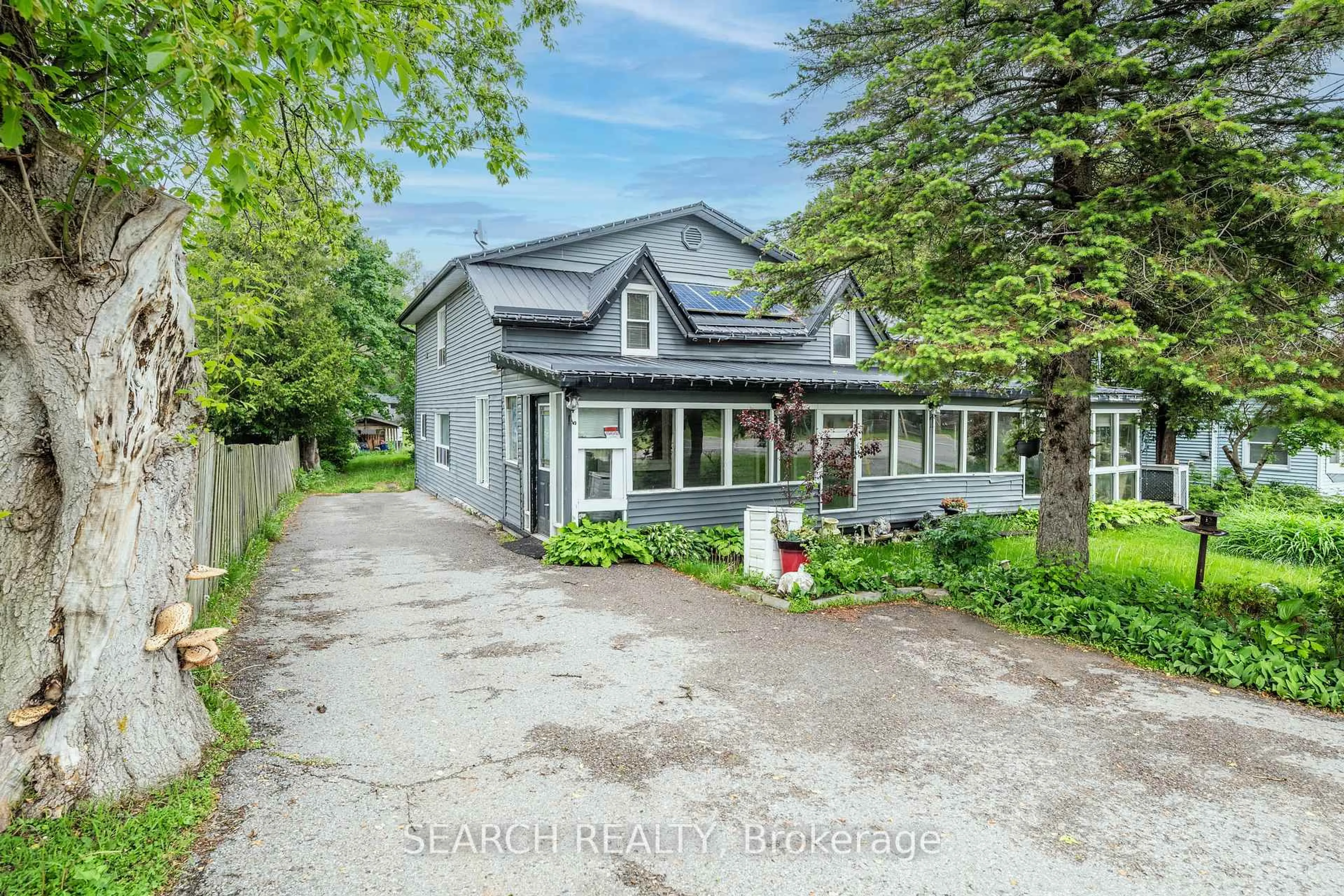 A pic from outside/outdoor area/front of a property/back of a property/a pic from drone, street for 246 Regional 8 Rd, Uxbridge Ontario L9P 1R1